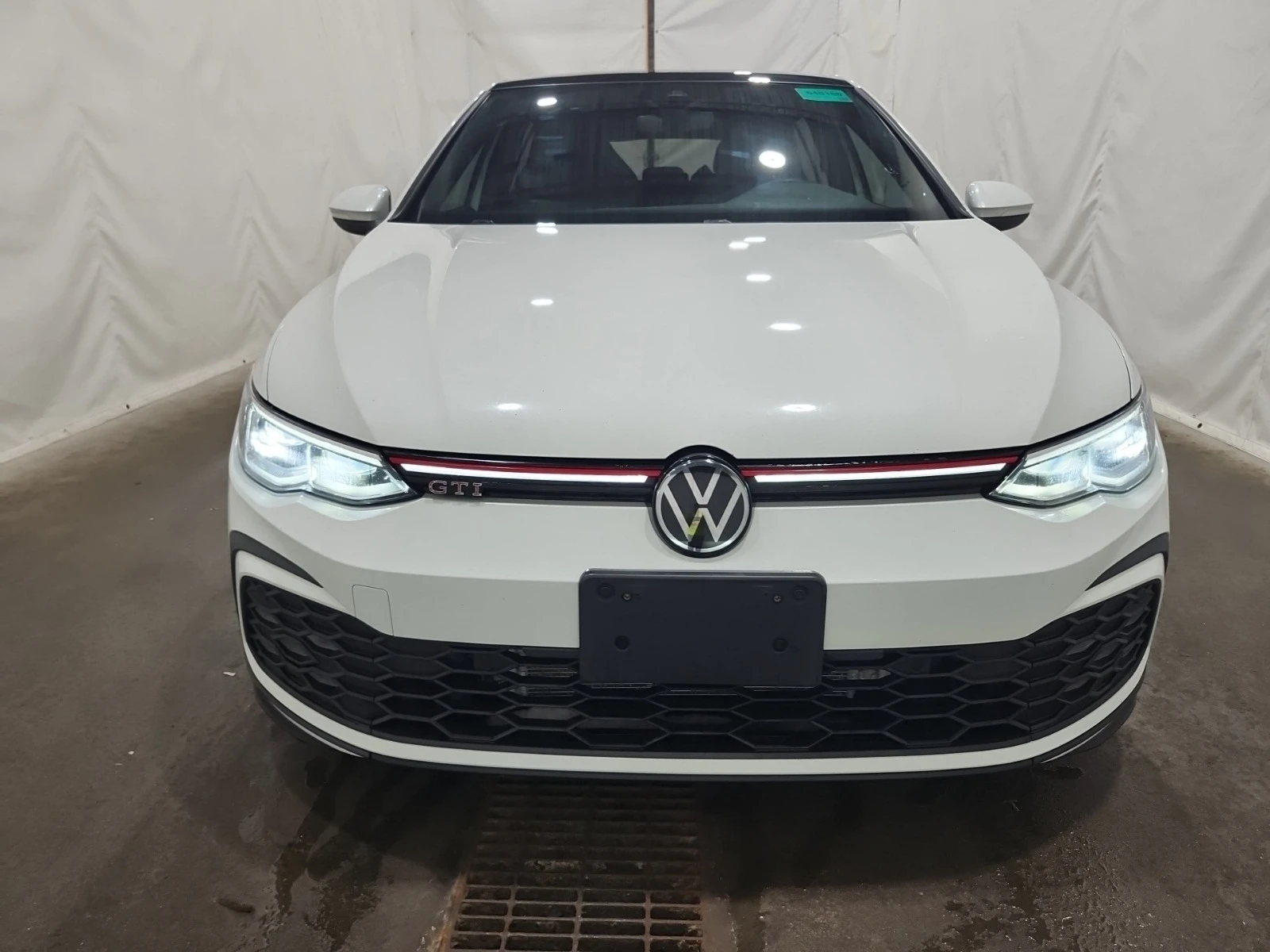 VW Golf GTI * * CARFAX * * АВТО КРЕДИТ * * , снимка 2 - Автомобили и джипове - 53863642