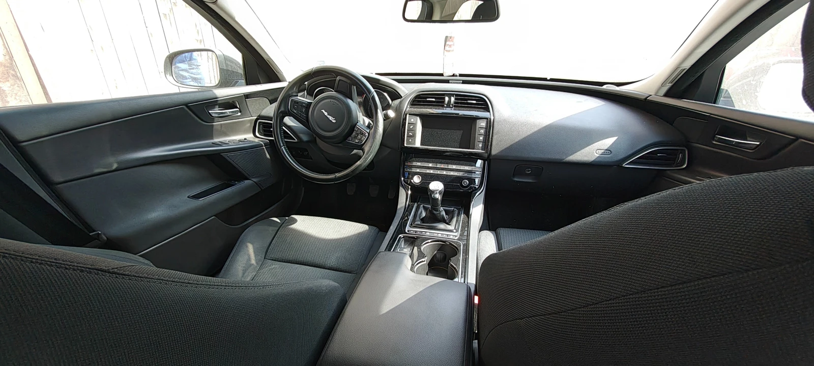 Jaguar XE 2.0d | Mobile.bg � ����������� 8