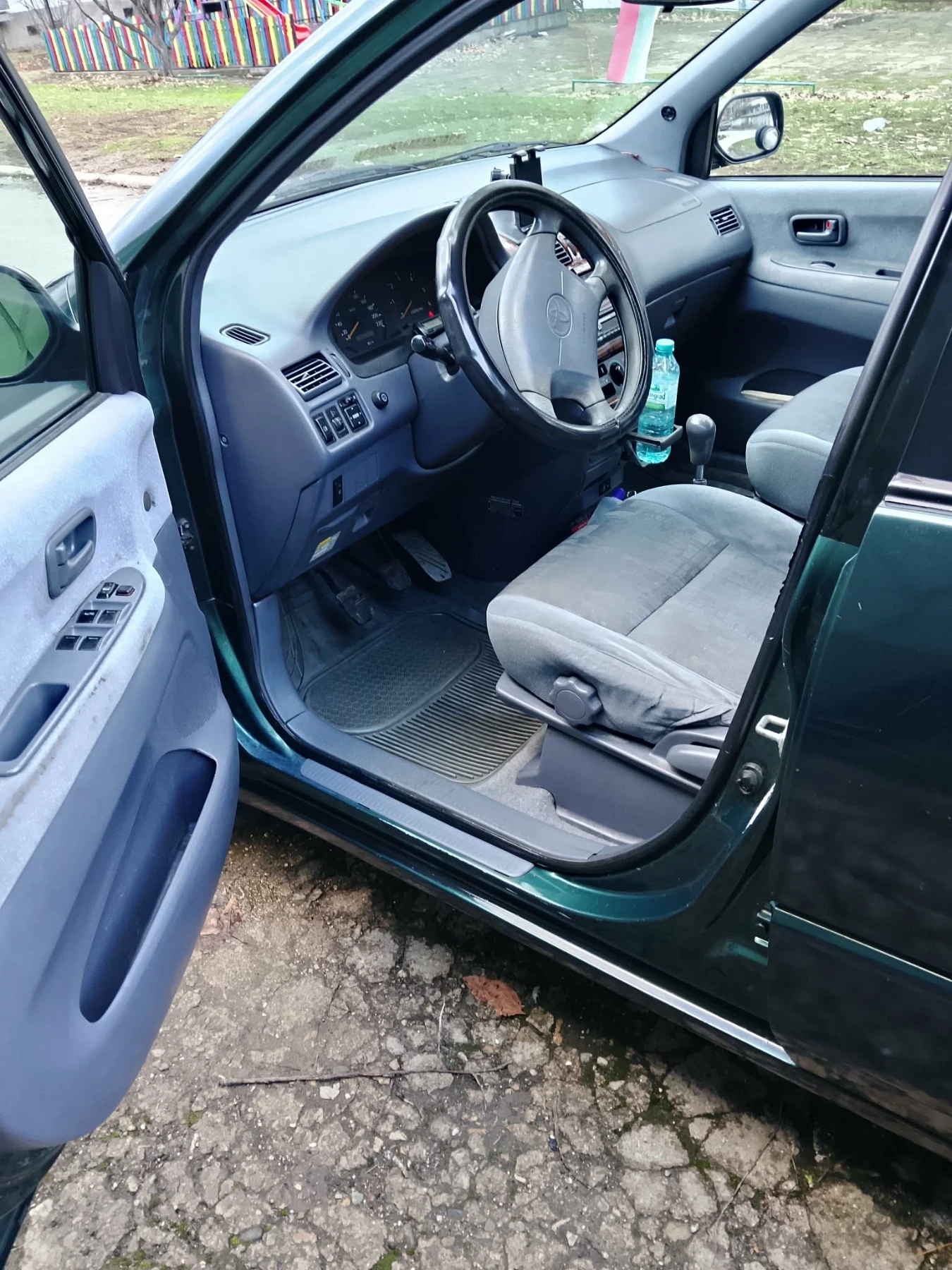 Toyota Picnic 2.2ТД, снимка 3 - Автомобили и джипове - 54046335