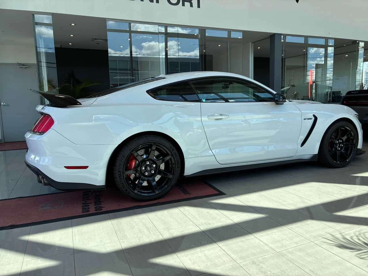 Ford Mustang * Shelby * MANUAL* KEYLESS* , снимка 3 - Автомобили и джипове - 54321099