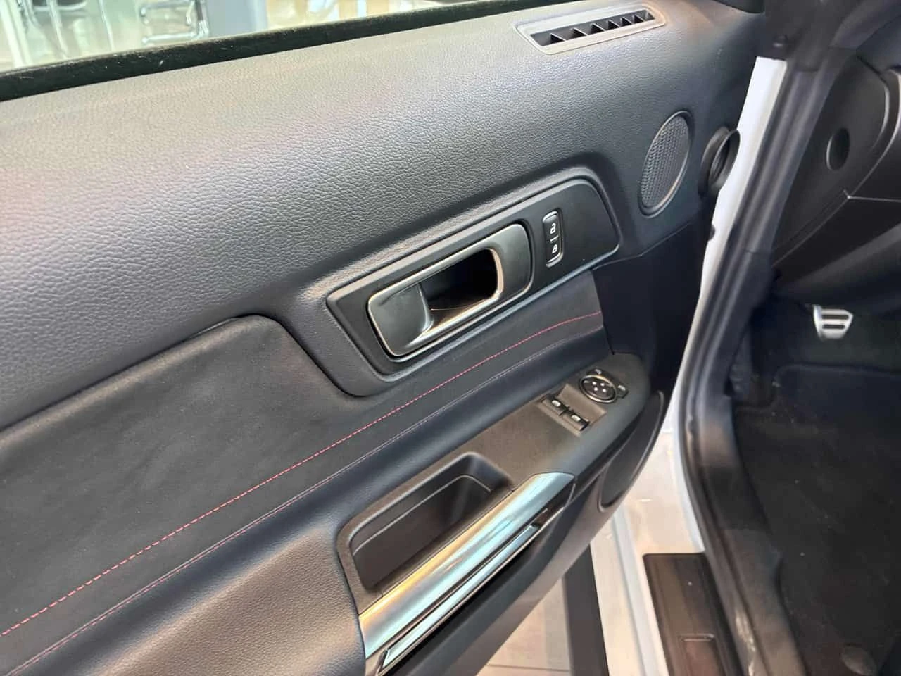 Ford Mustang * Shelby * MANUAL* KEYLESS* , снимка 11 - Автомобили и джипове - 54321099