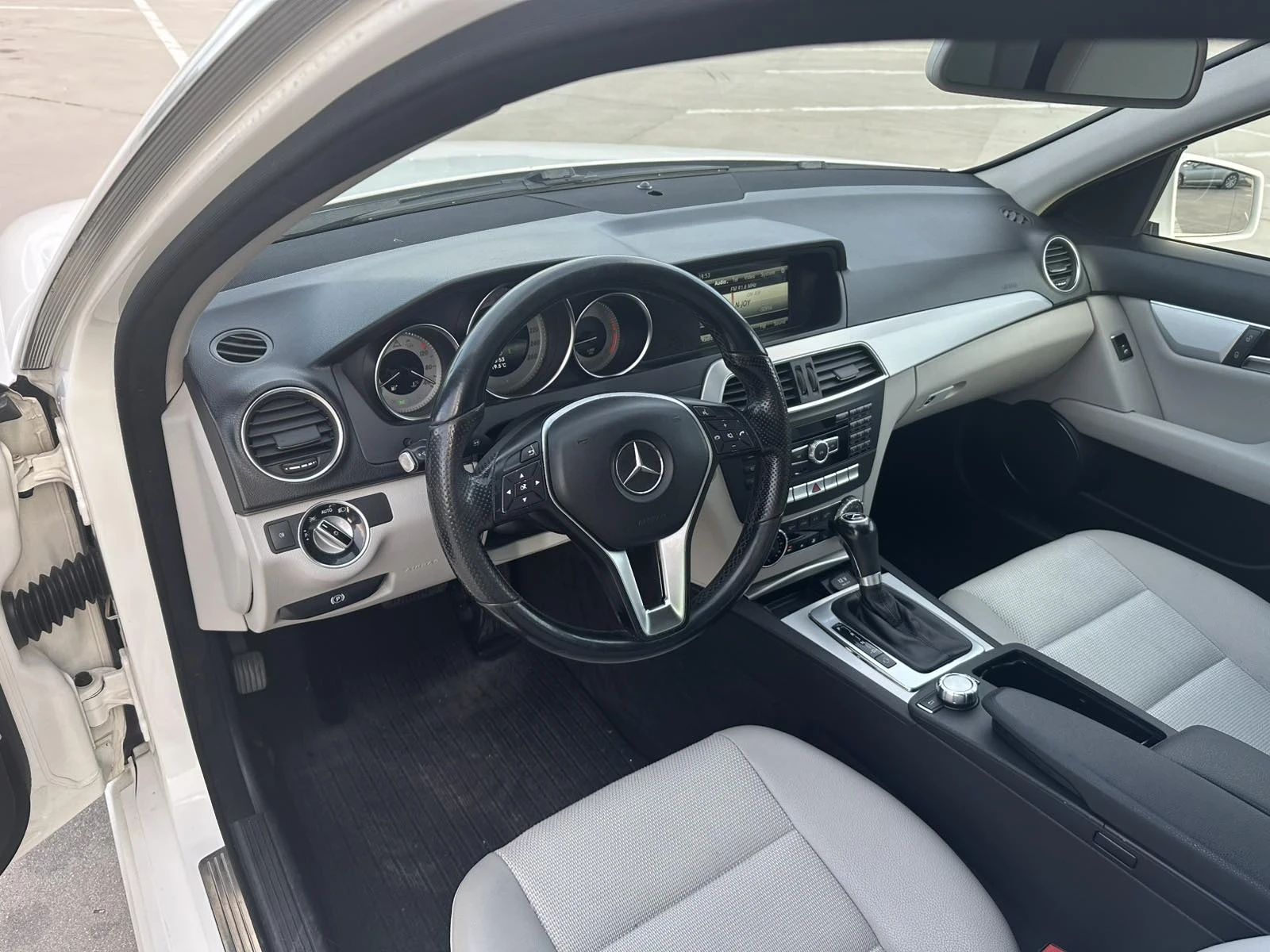 Mercedes-Benz 220 AMG! AVANGART! NAVI! FACE-LIFT! LIZING! , снимка 8 - Автомобили и джипове - 54458941