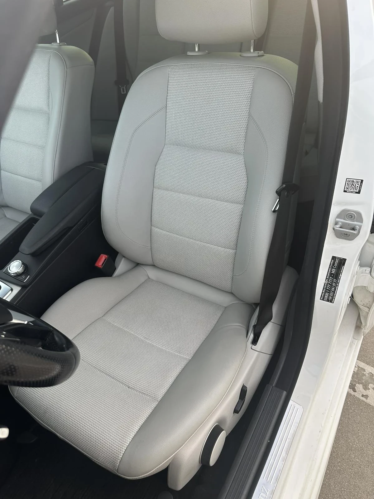 Mercedes-Benz 220 AMG! AVANGART! NAVI! FACE-LIFT! LIZING! , снимка 15 - Автомобили и джипове - 54458941