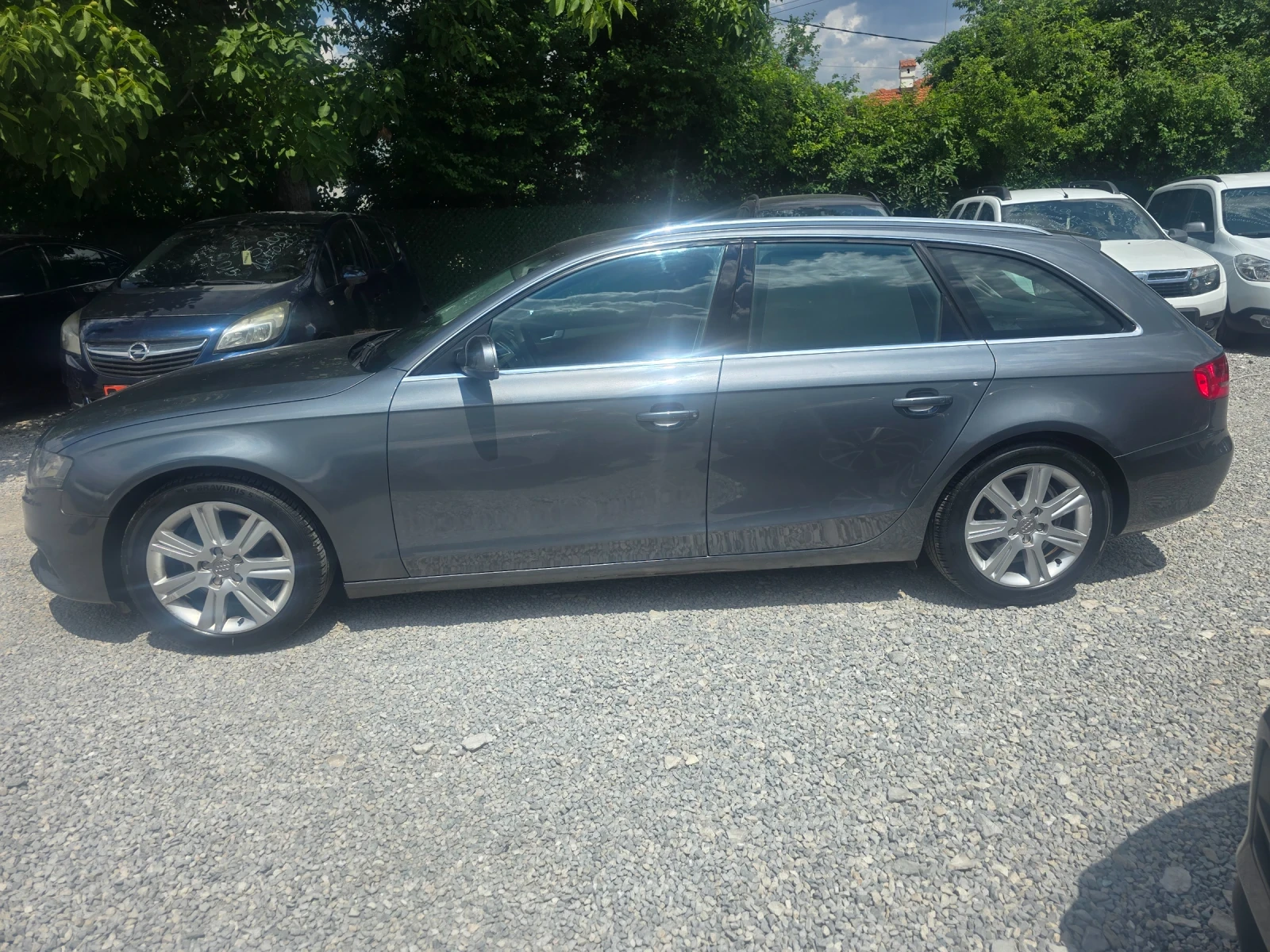 Audi A4 2.0TDI-143K.C-ЕВРО 5В-6 СКОРОСТИ, снимка 3 - Автомобили и джипове - 55323132