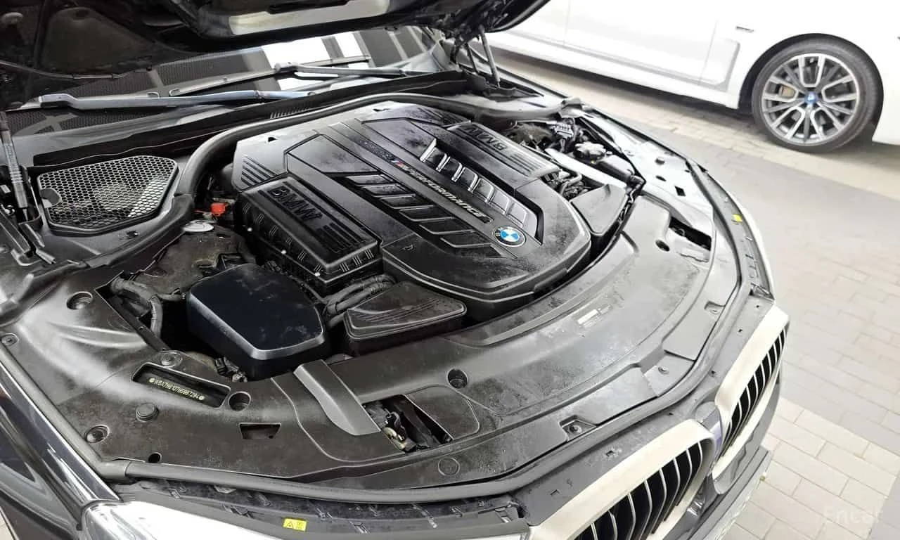 BMW 760 * M760Li xDrive * CARFAX * ЦЕНА ДО БГ, снимка 6 - Автомобили и джипове - 55556810