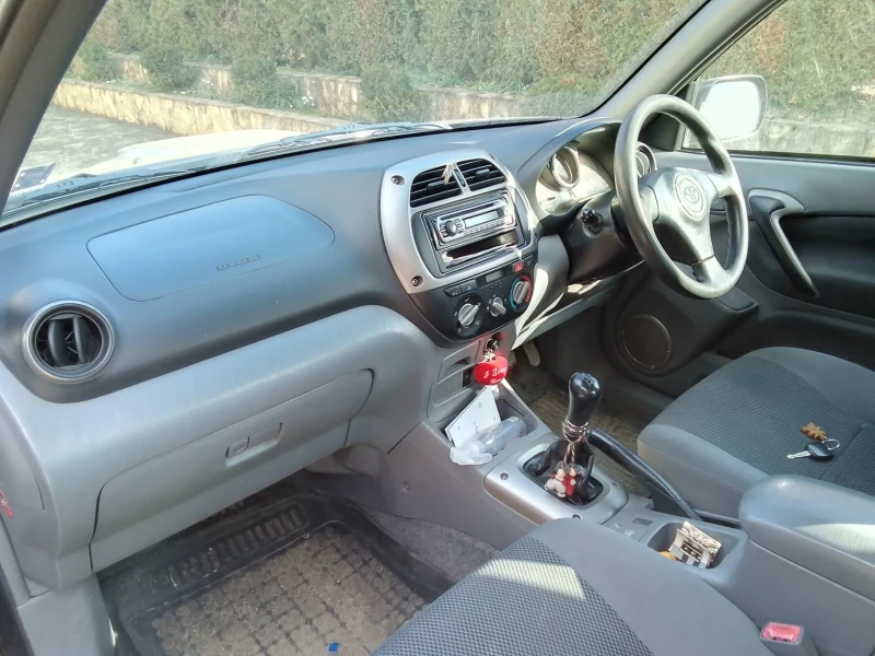 Toyota Rav4 D4D, снимка 10 - Автомобили и джипове - 48918736