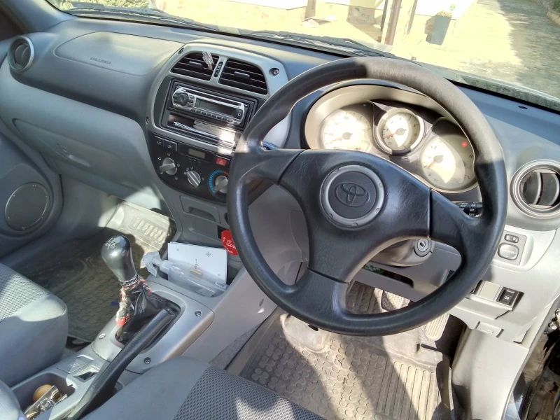 Toyota Rav4 D4D, снимка 13 - Автомобили и джипове - 48918736