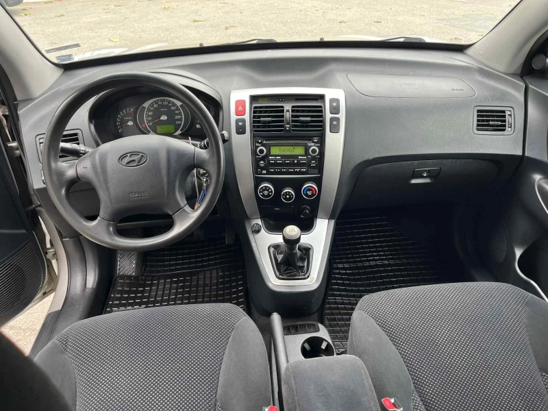 Hyundai Tucson, снимка 8 - Автомобили и джипове - 52296299