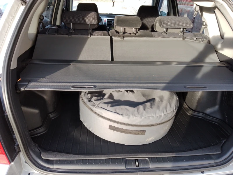 Hyundai Tucson, снимка 17 - Автомобили и джипове - 52296299