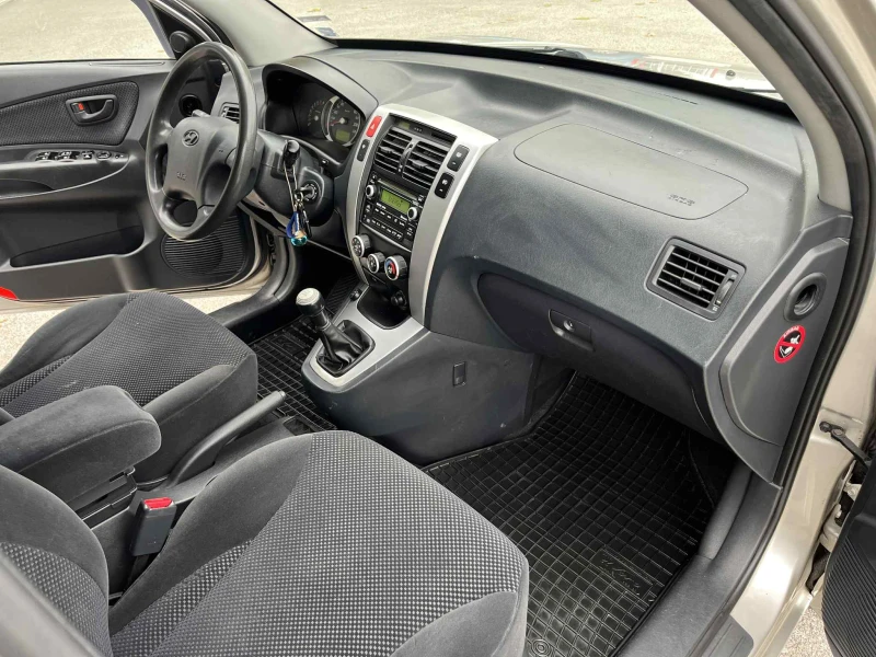 Hyundai Tucson, снимка 10 - Автомобили и джипове - 52296299