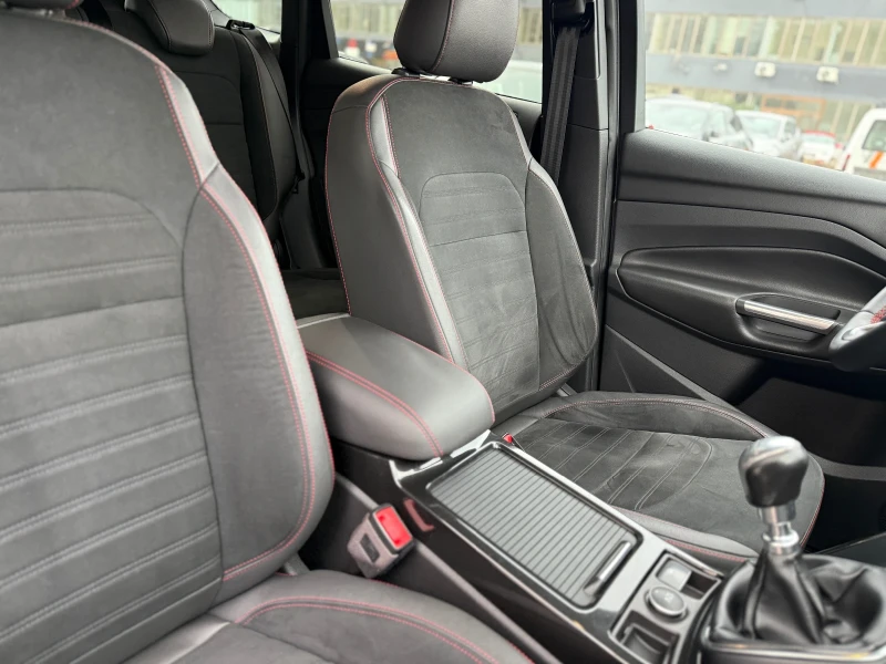 Ford Kuga 2.0TDCI 4x4 ST Line ITALY TOP ! 154000KM ! , снимка 13 - Автомобили и джипове - 52696063