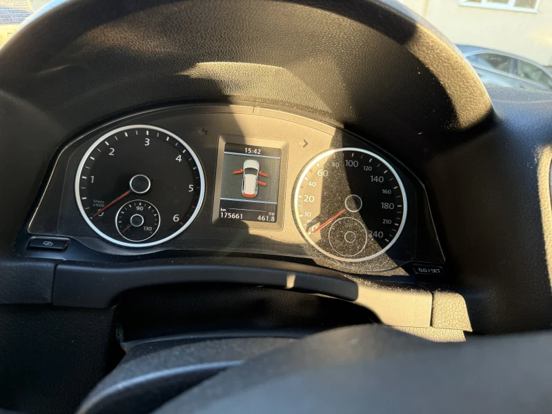 VW Tiguan 2.0 TDI 140 k.c, снимка 8 - Автомобили и джипове - 52805407