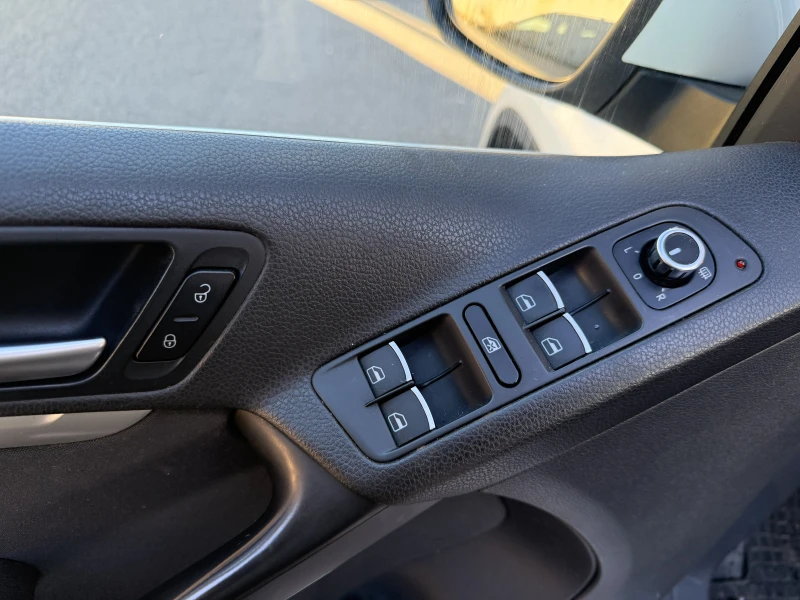 VW Tiguan 2.0 TDI 140 k.c, снимка 10 - Автомобили и джипове - 52805407