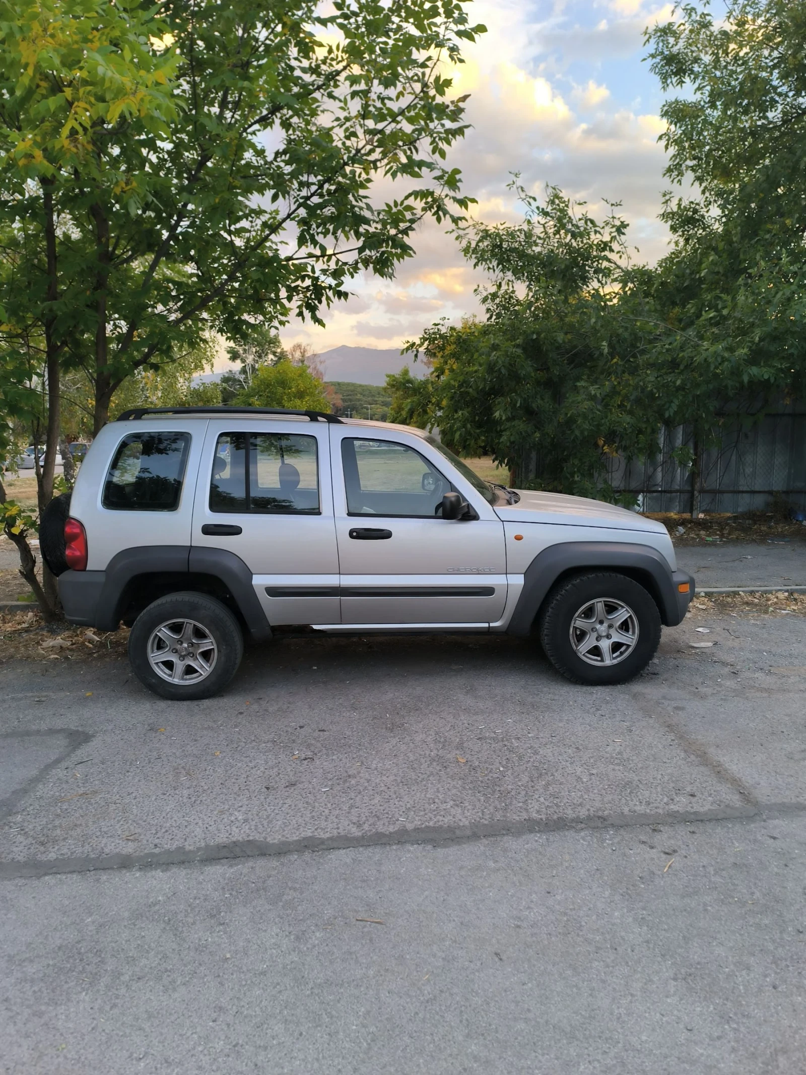Jeep Cherokee Liberty , снимка 1