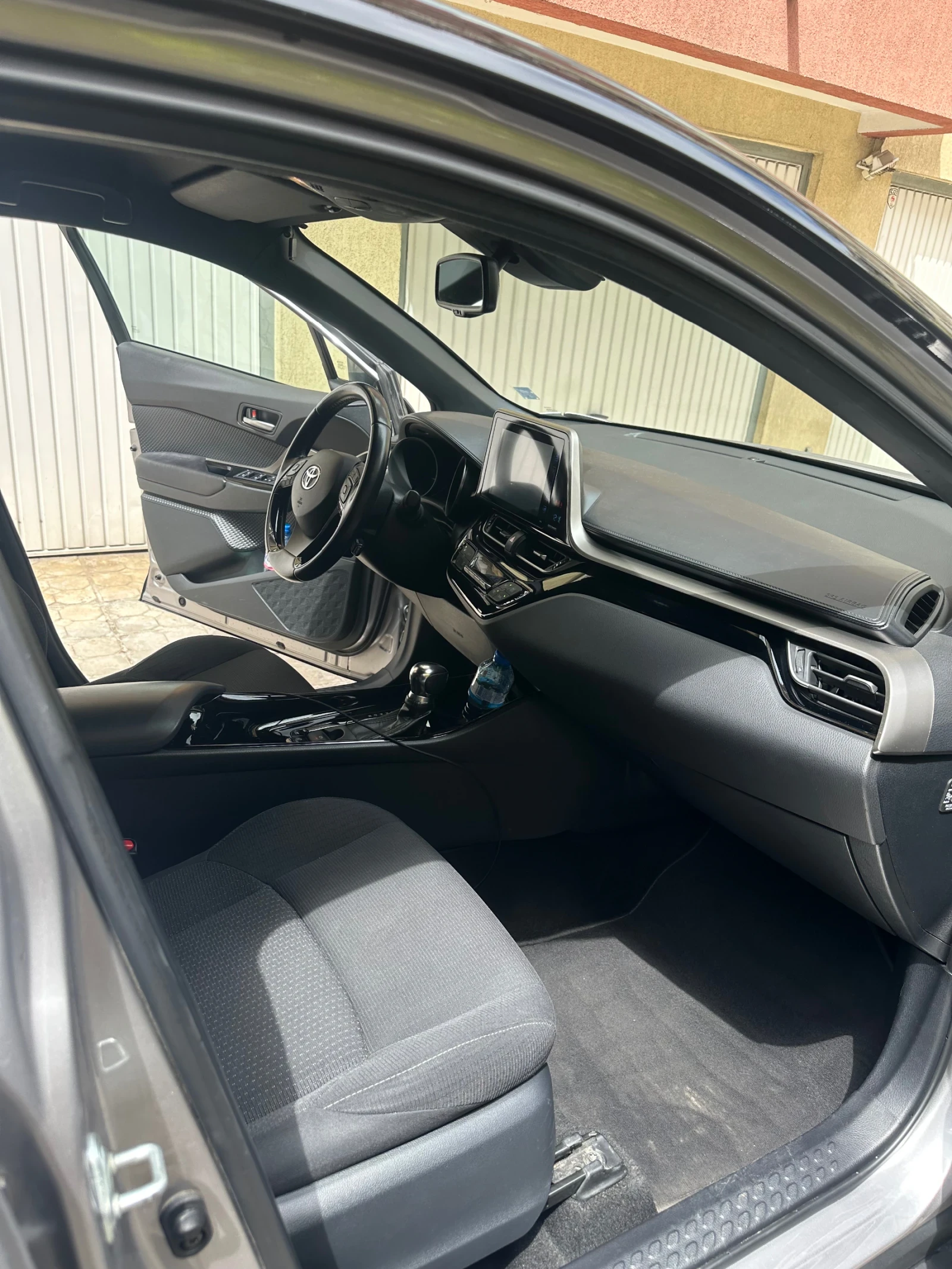 Toyota C-HR, снимка 11 - Автомобили и джипове - 54591106