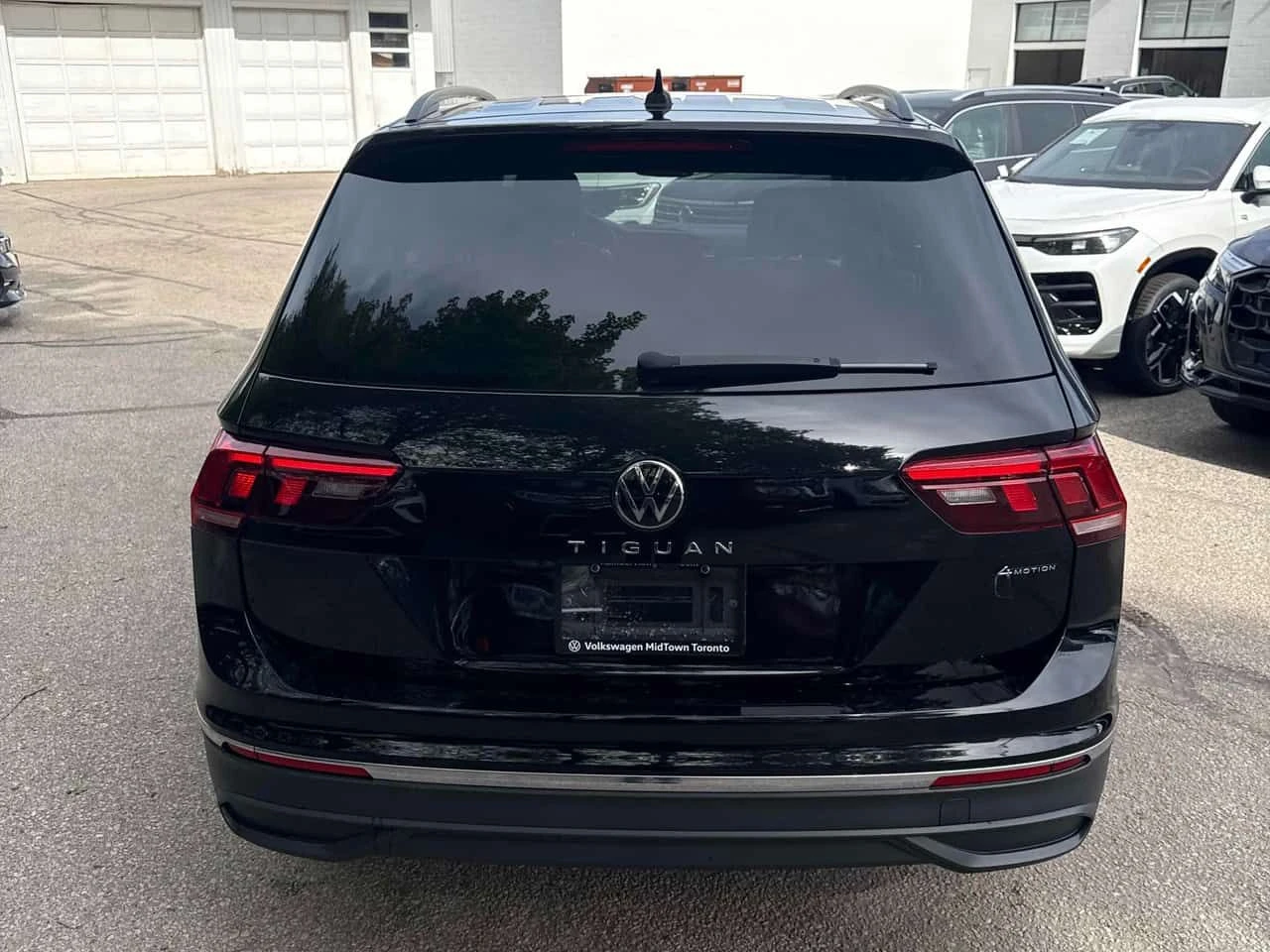 VW Tiguan | Comfortline | ПАНОРАМА | ДВА КЛЮЧА | , снимка 4 - Автомобили и джипове - 54628629