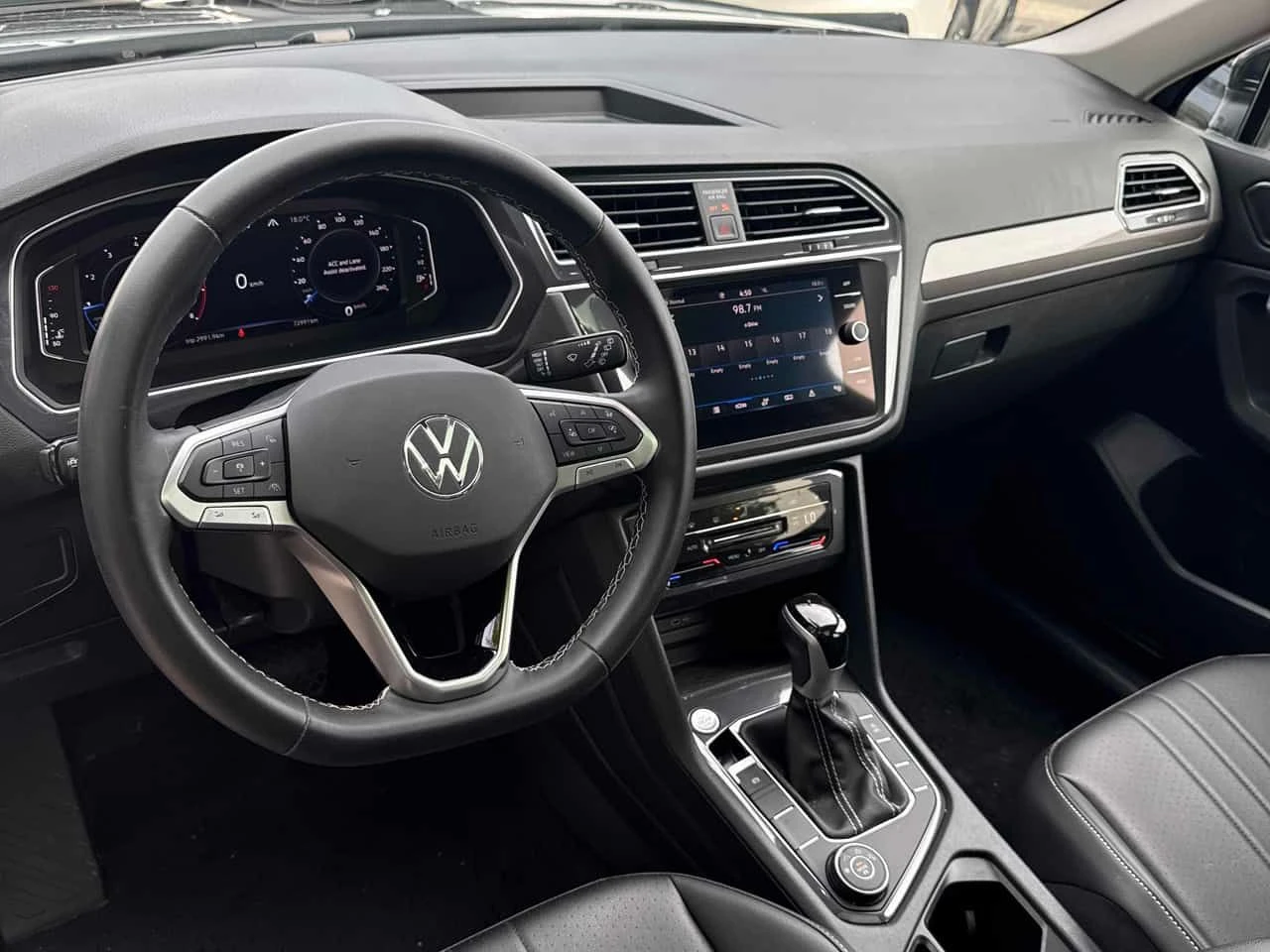 VW Tiguan | Comfortline | ПАНОРАМА | ДВА КЛЮЧА | , снимка 5 - Автомобили и джипове - 54628629