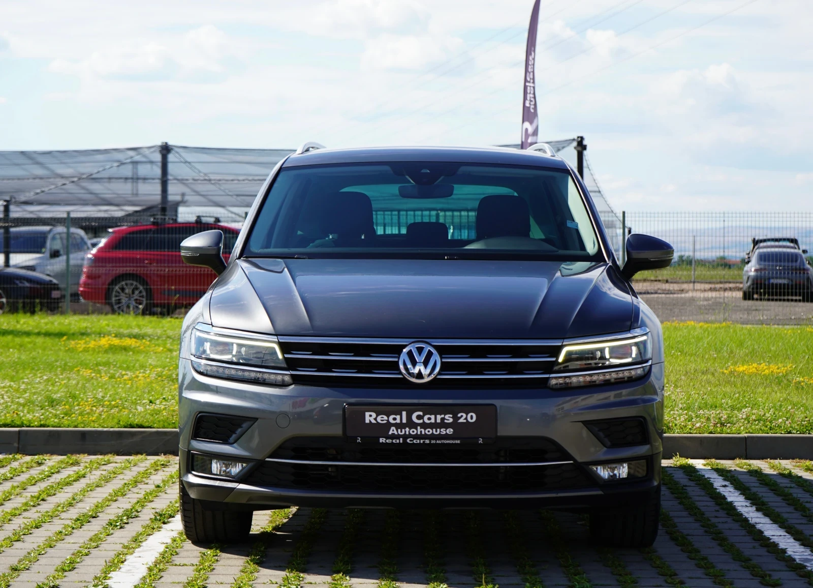 VW Tiguan 2.0 TSI* HIGHLINE* 4MOTION* LED* BMT* CAMERA* CARP, снимка 2 - Автомобили и джипове - 55223139