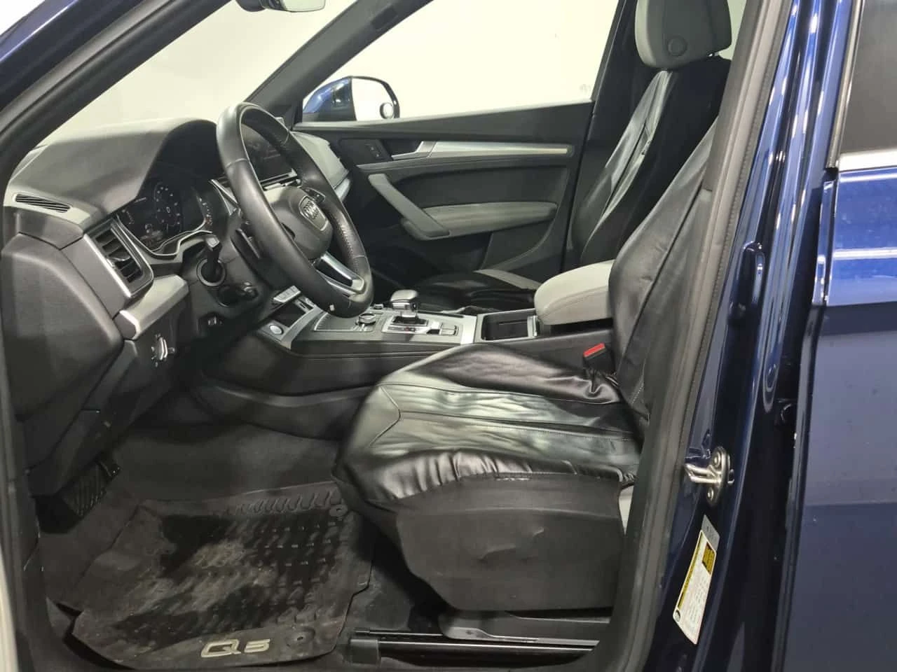 Audi Q5 * TECHNIK * CARFAX * ОПЦИЯ ЗА ФИНАНСИРАНЕ , снимка 5 - Автомобили и джипове - 55355939