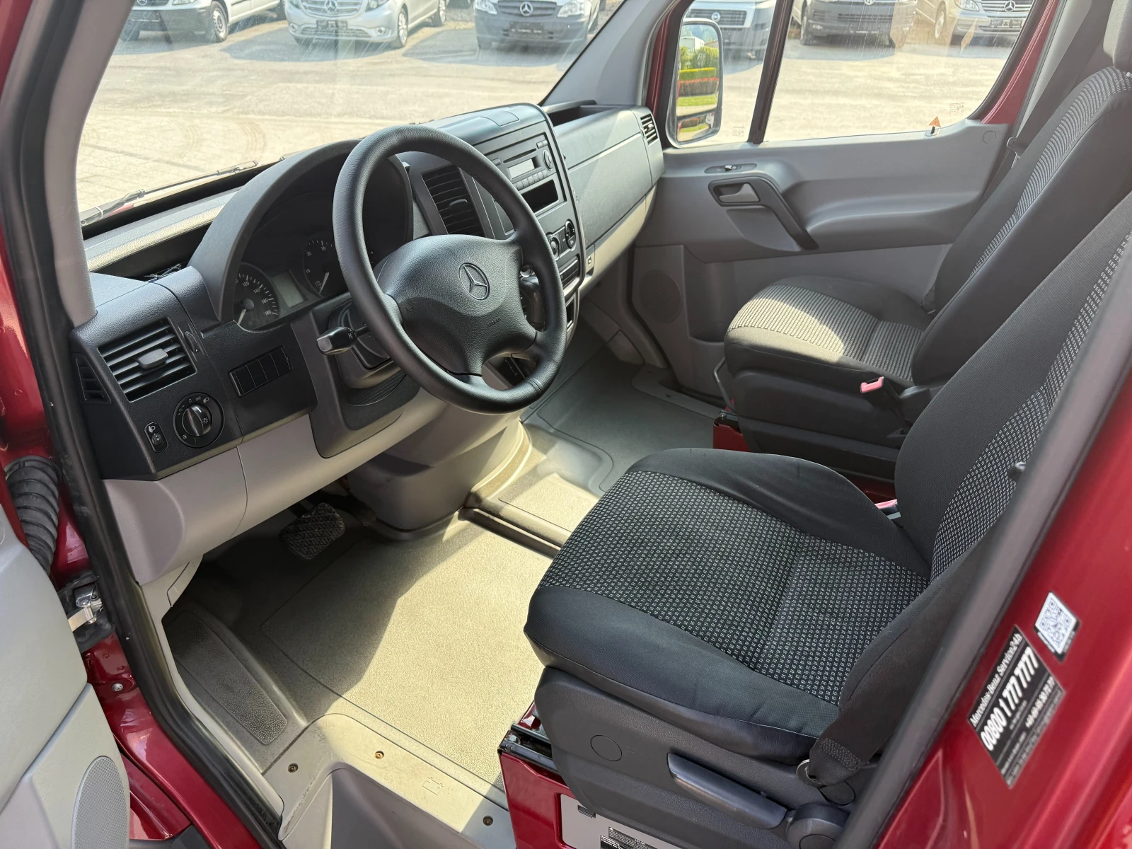 Mercedes-Benz Sprinter 318 CDI Товаропътнически  6-местен Клима - изображение 10