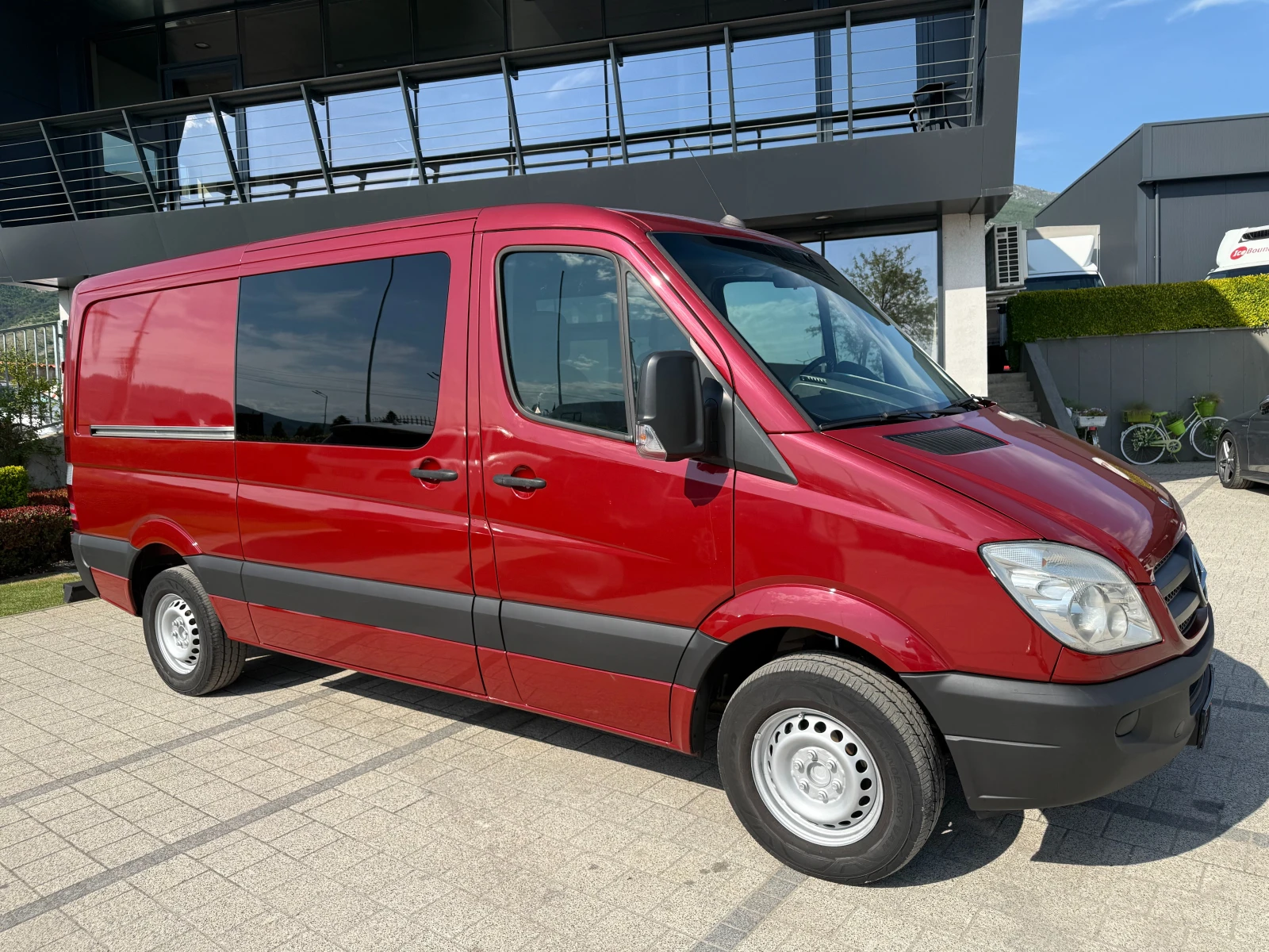Mercedes-Benz Sprinter 318 CDI Товаропътнически  6-местен Клима - изображение 2
