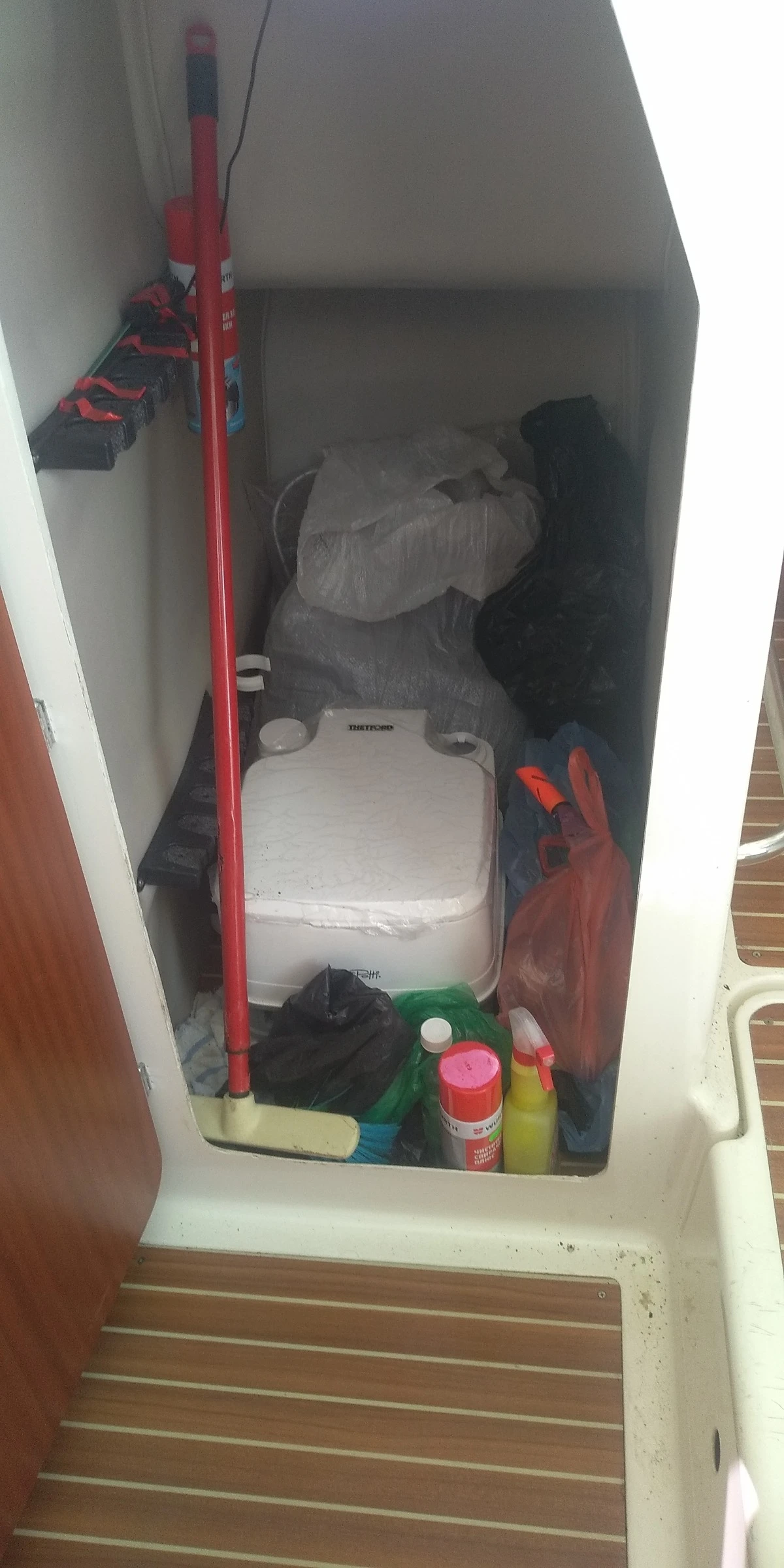Моторна яхта Quicksilver Arvor 250 - изображение 8