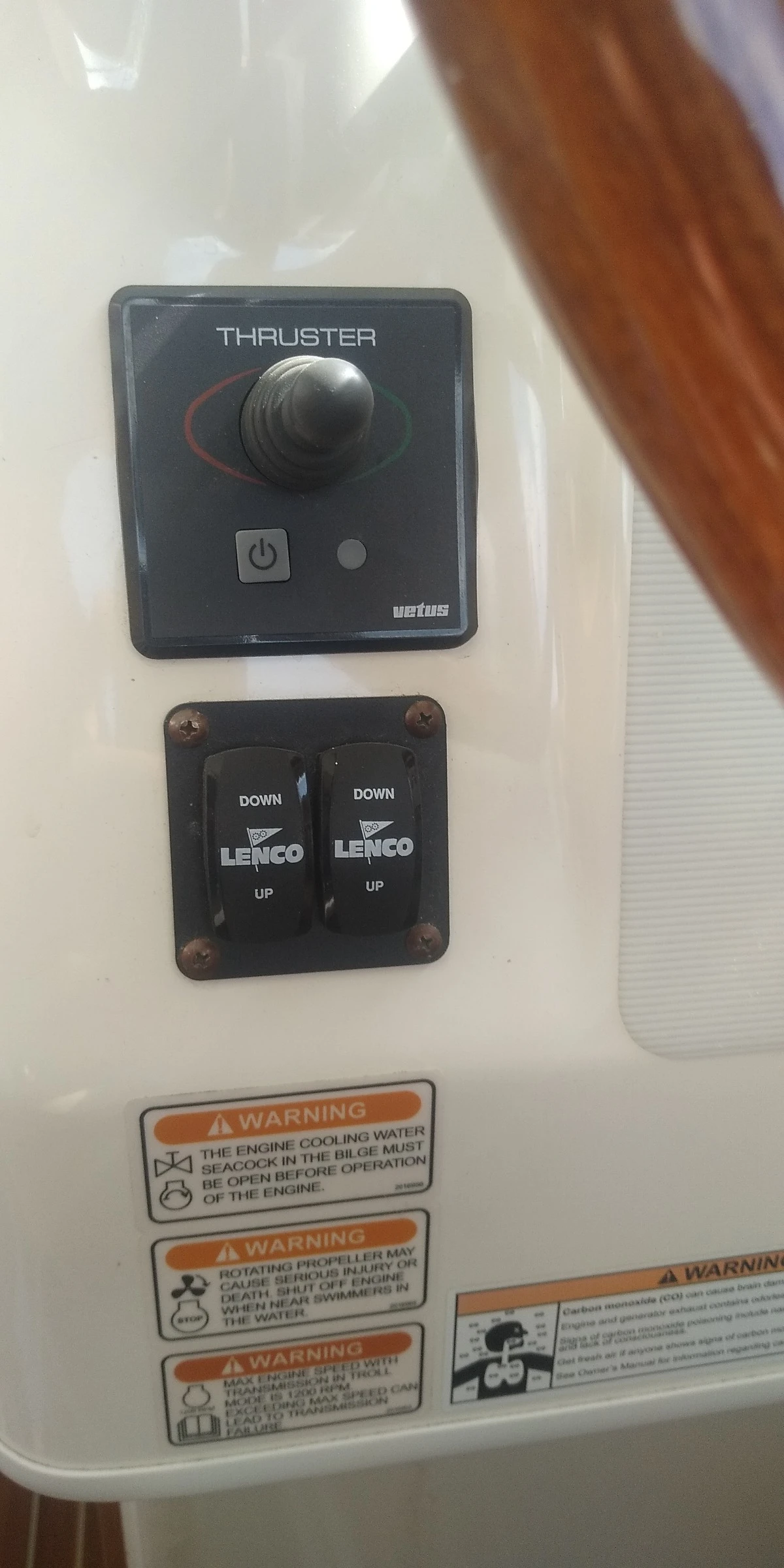 Моторна яхта Quicksilver Arvor 250 - изображение 10