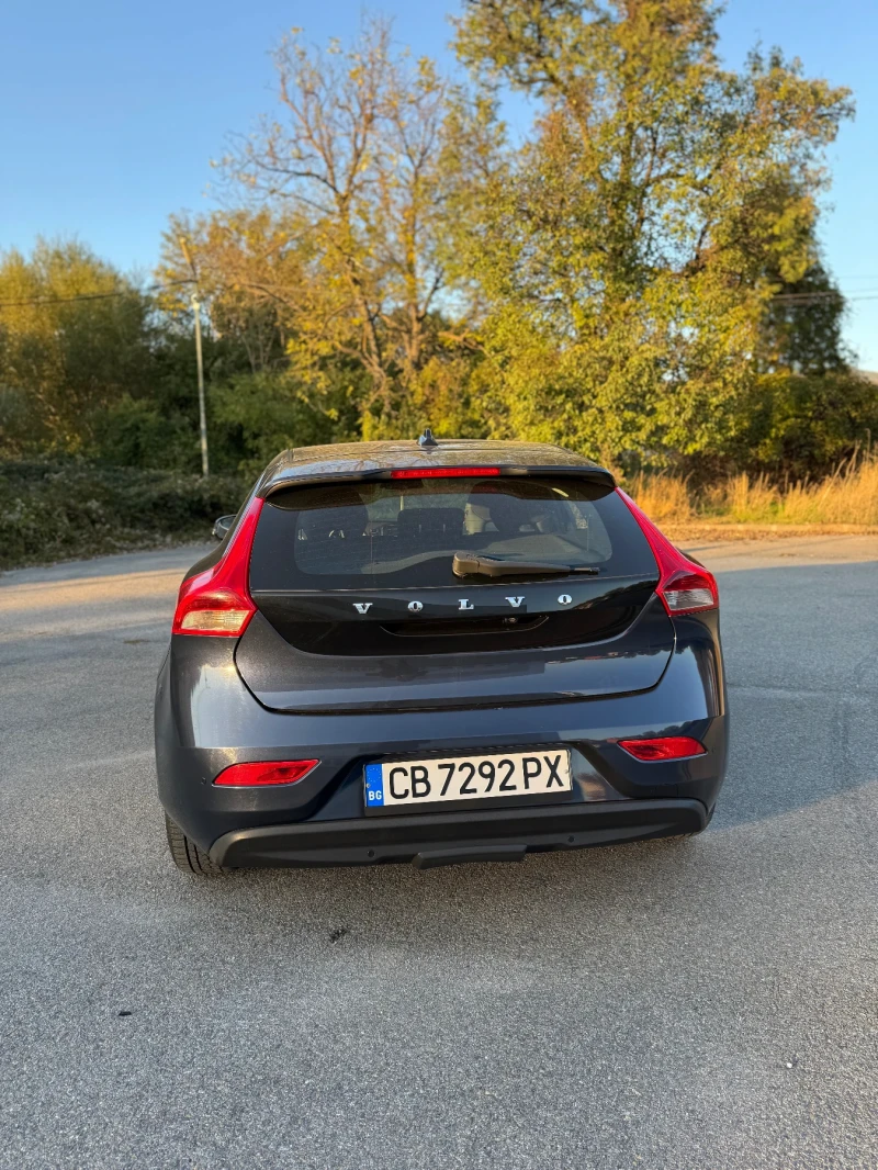 Volvo V40, снимка 5 - Автомобили и джипове - 47695373