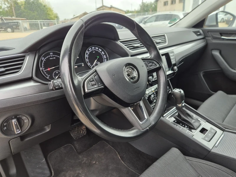 Skoda Superb 2.0TDI , снимка 12 - Автомобили и джипове - 51997454