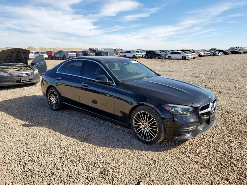 Mercedes-Benz C 300 360* DIGITAL* DISTRONIC* BURMESTER* , снимка 4 - Автомобили и джипове - 52616751