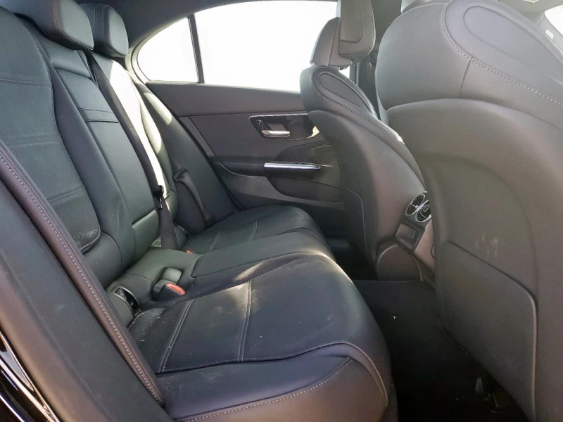 Mercedes-Benz C 300 360* DIGITAL* DISTRONIC* BURMESTER* , снимка 10 - Автомобили и джипове - 52616751