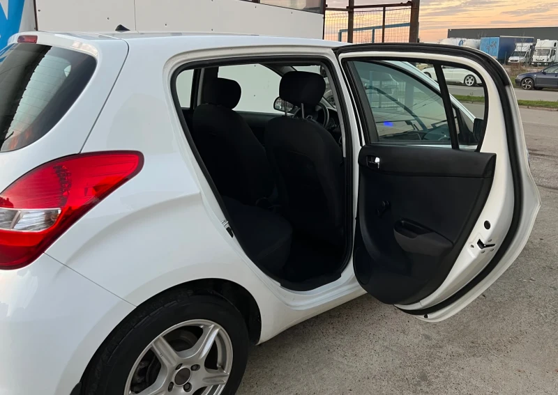 Hyundai I20 1.2i* РЕАЛНИ КМ.* TOP* , снимка 10 - Автомобили и джипове - 52754433