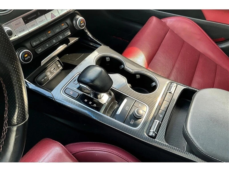 Kia Stinger * GT2 * CARFAX * ЦЕНА ДО БГ, снимка 12 - Автомобили и джипове - 52876328