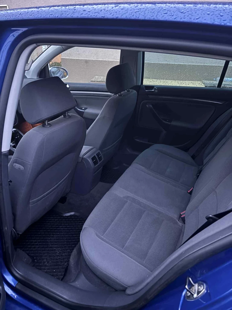 VW Golf 1.9tdi 6-степенна, снимка 5 - Автомобили и джипове - 52990967