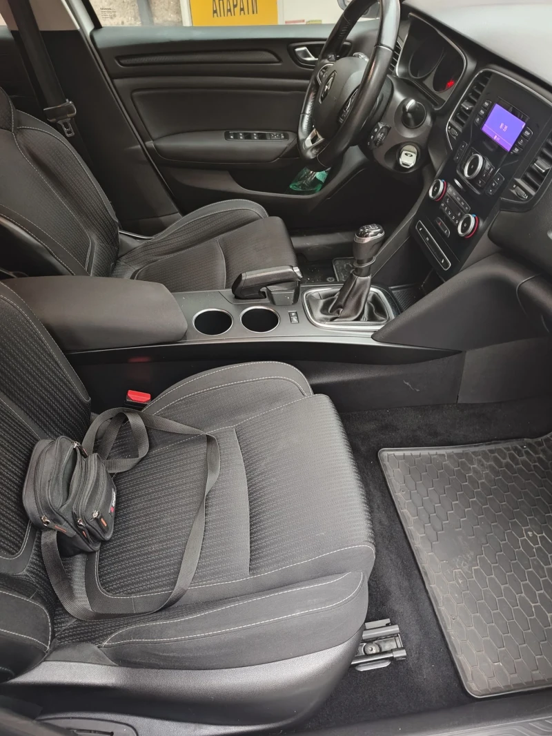 Renault Megane 1, 6 SCe ГАЗ, снимка 10 - Автомобили и джипове - 53204238