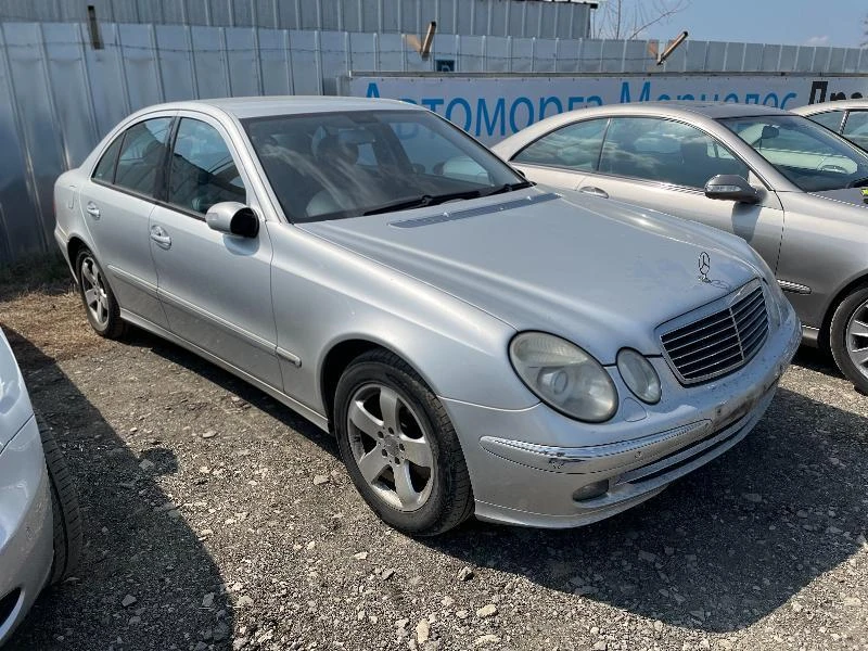 Mercedes-Benz E 320 На части, снимка 2 - Автомобили и джипове - 32417943