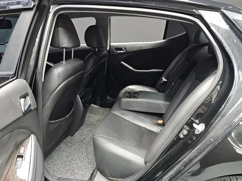 Kia K5 2.0, снимка 12 - Автомобили и джипове - 54261717