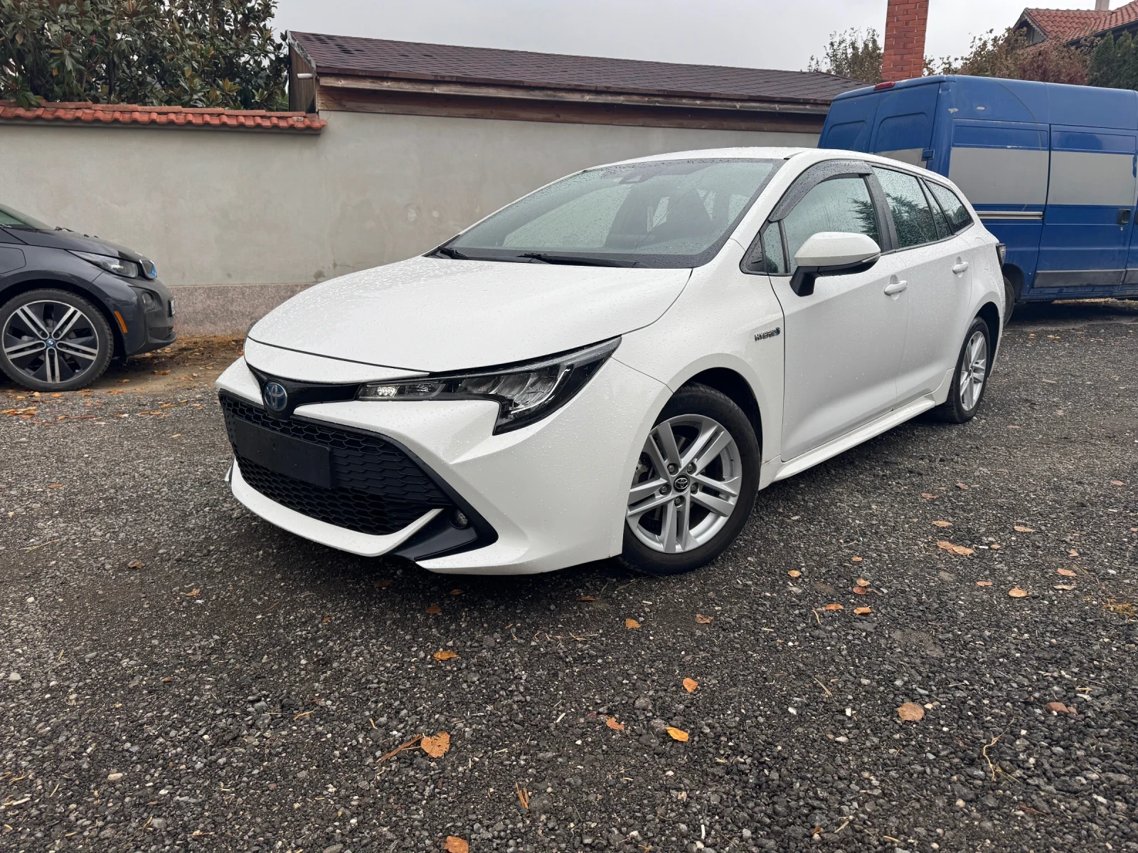 Toyota Corolla 1.8 Hybrid - изображение 2