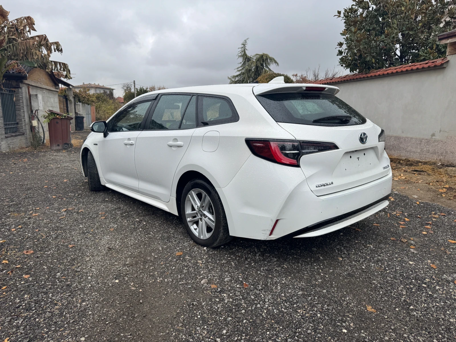 Toyota Corolla 1.8 Hybrid - изображение 3