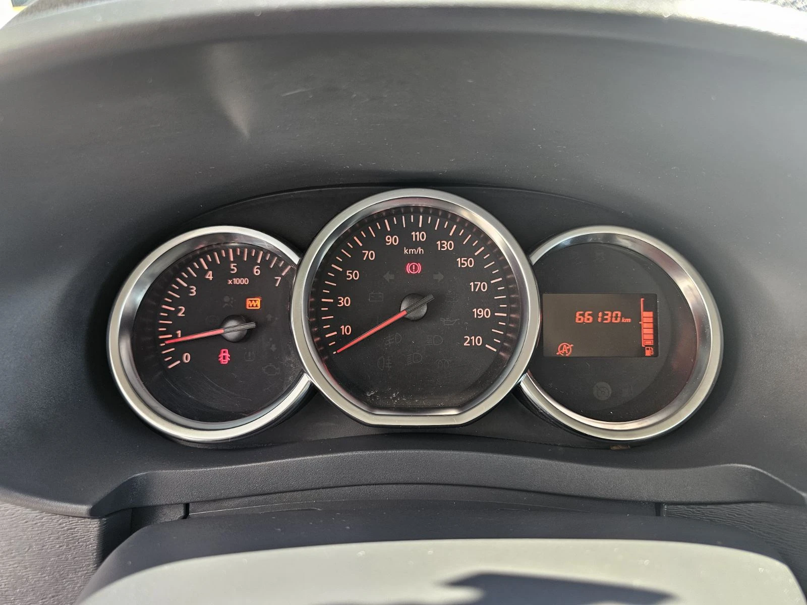 Dacia Lodgy dCi 110 к.с. Дизел Stop & Start - изображение 8