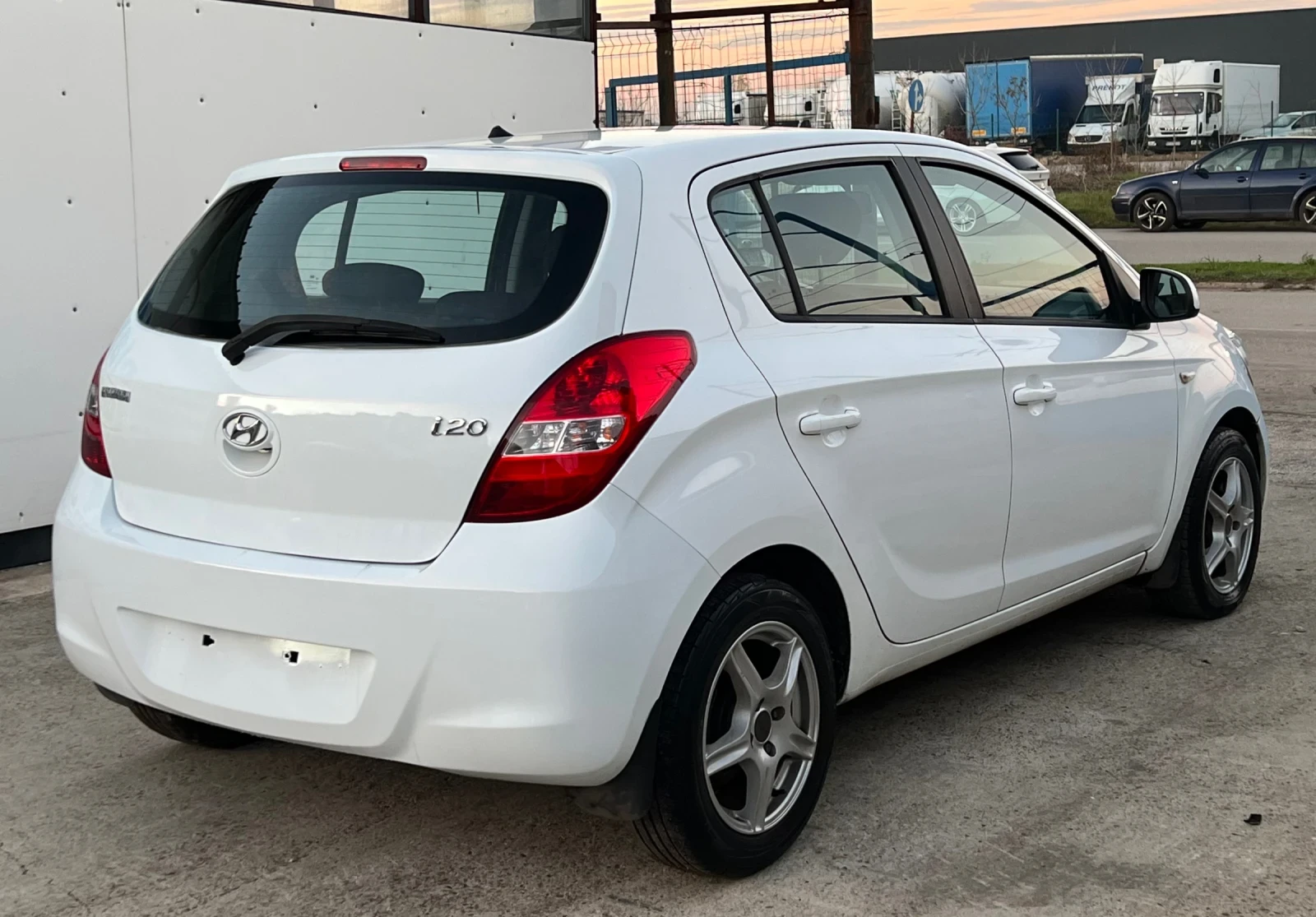 Hyundai I20 1.2i* РЕАЛНИ КМ.* TOP*  - изображение 4