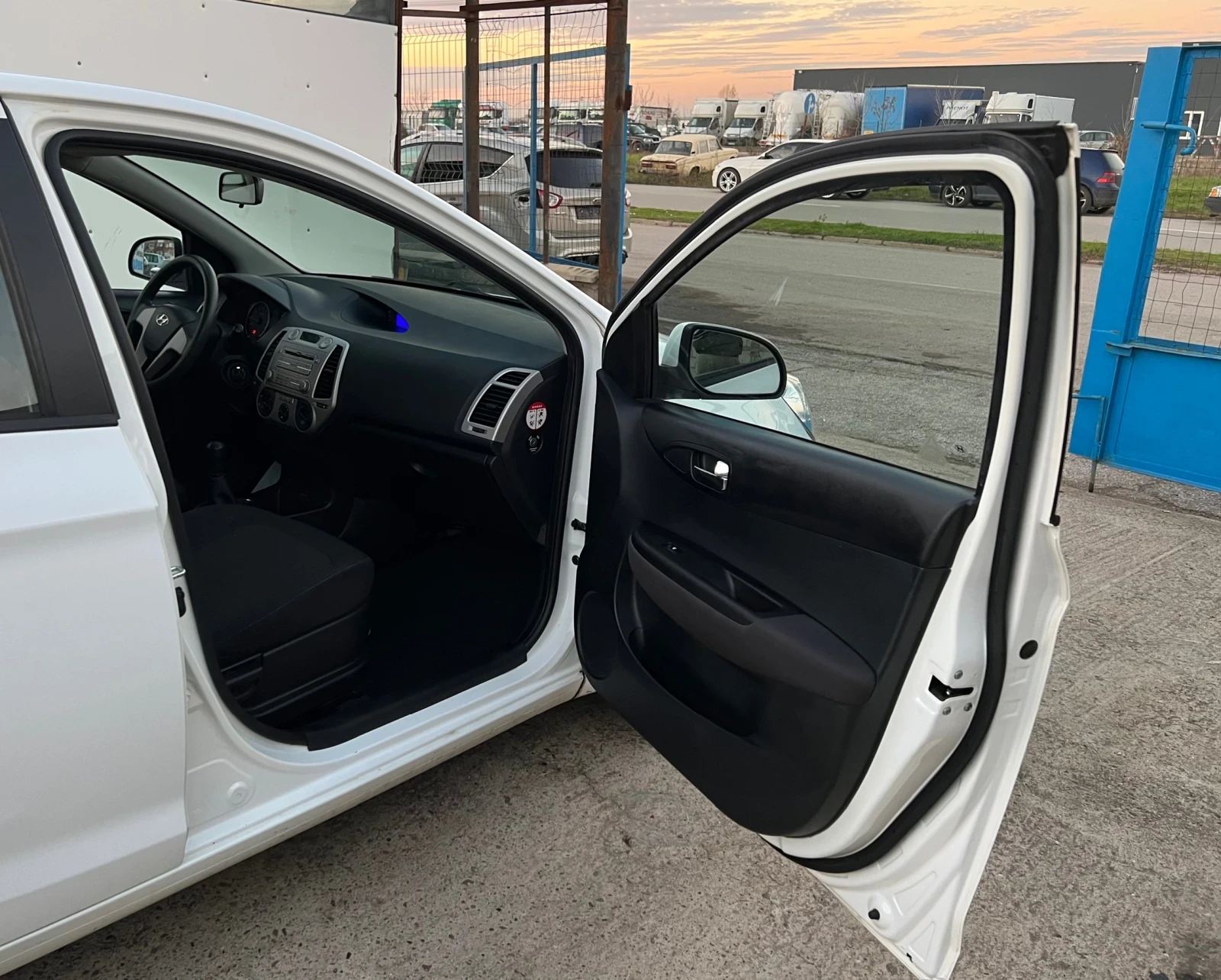 Hyundai I20 1.2i* РЕАЛНИ КМ.* TOP*  - изображение 8