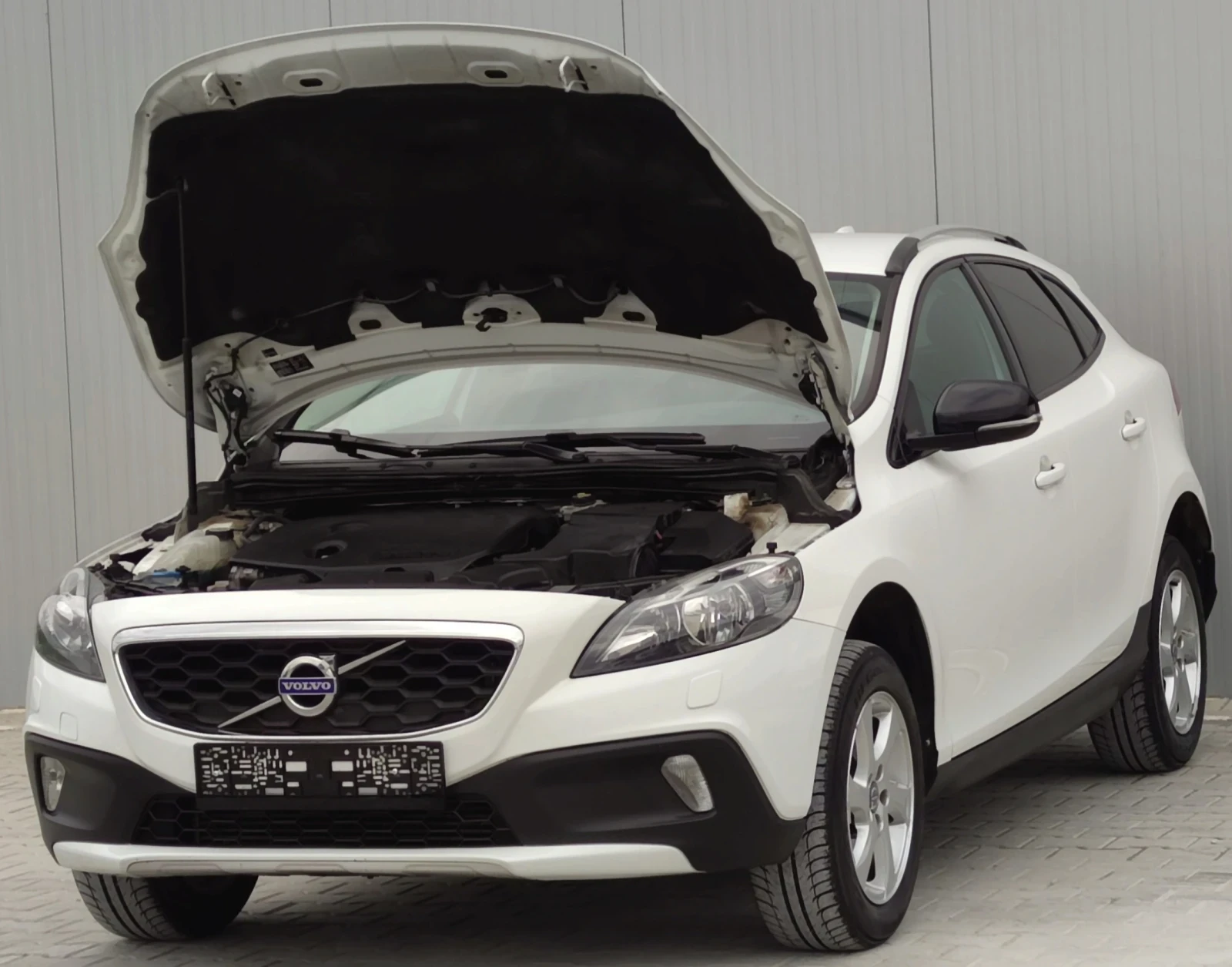 Volvo V40 Cross Country 1.6D* 114к.с* , снимка 16 - Автомобили и джипове - 53930086
