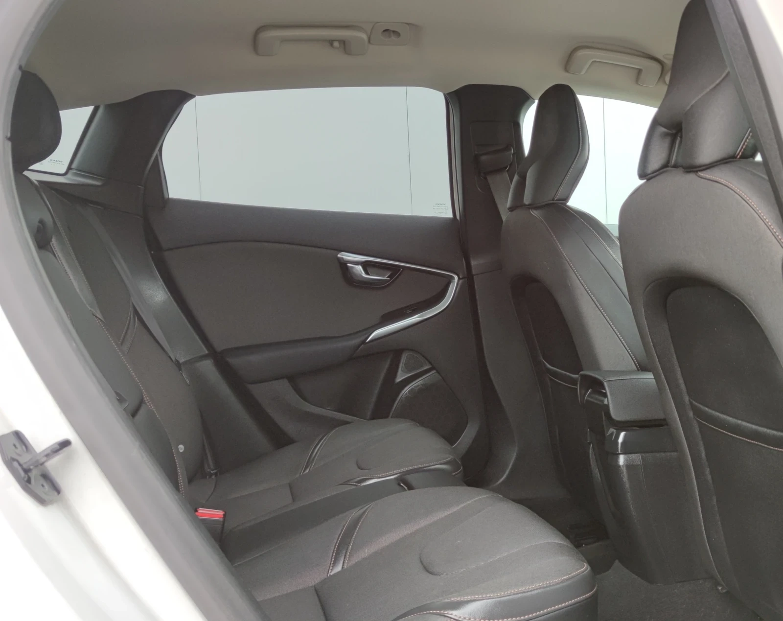 Volvo V40 Cross Country 1.6D* 114к.с* , снимка 11 - Автомобили и джипове - 53930086