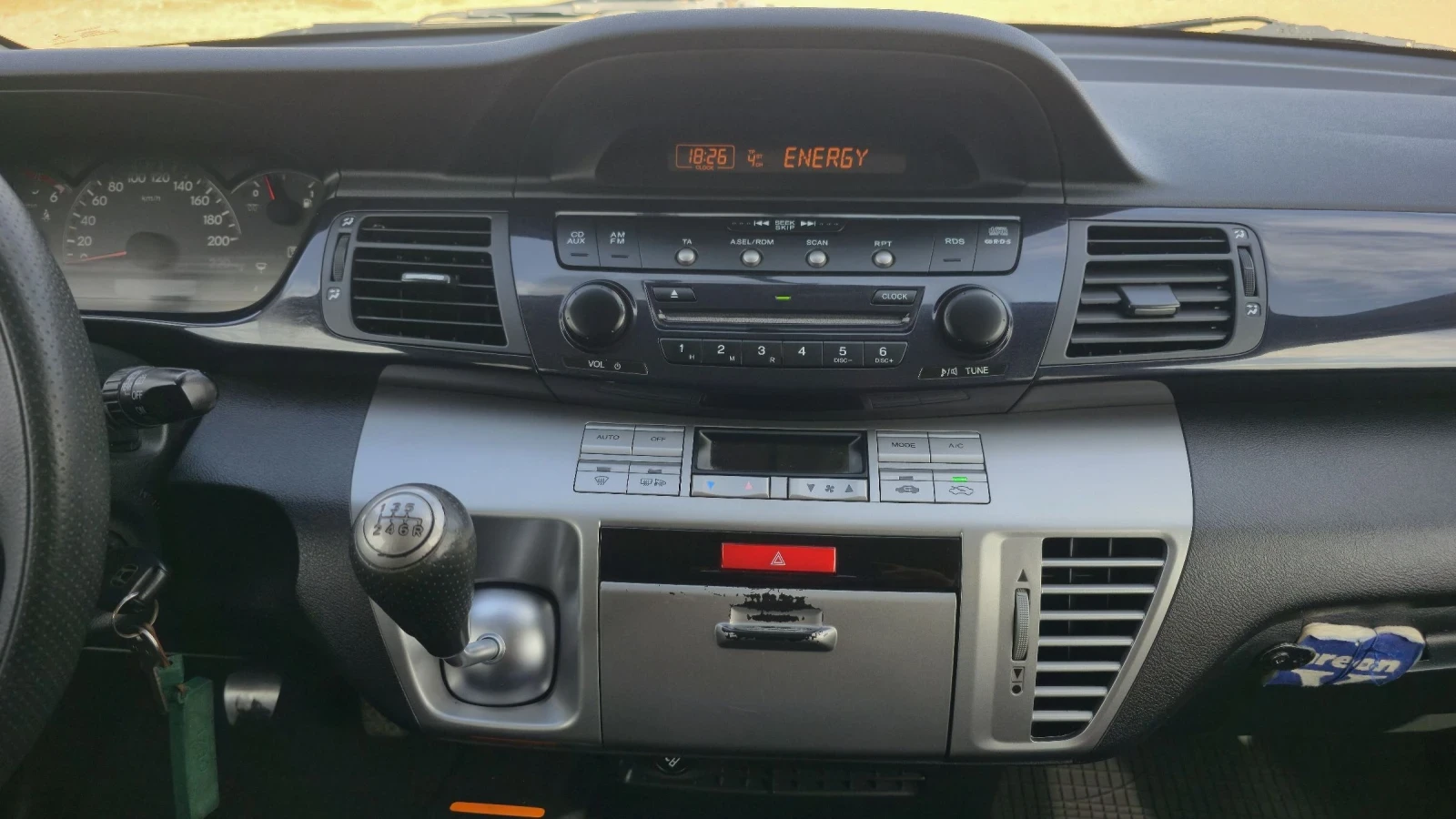 Honda Fr-v   2.2 i-CTDi 6 местна, снимка 8 - Автомобили и джипове - 53972188