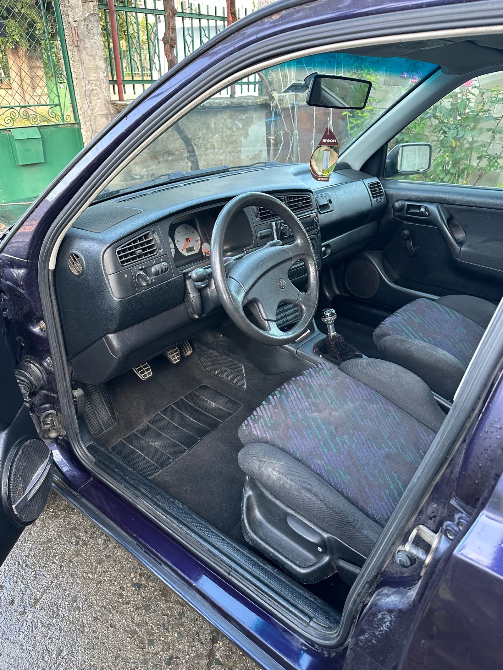 VW Golf 1.9Tdi, снимка 3 - Автомобили и джипове - 54193656