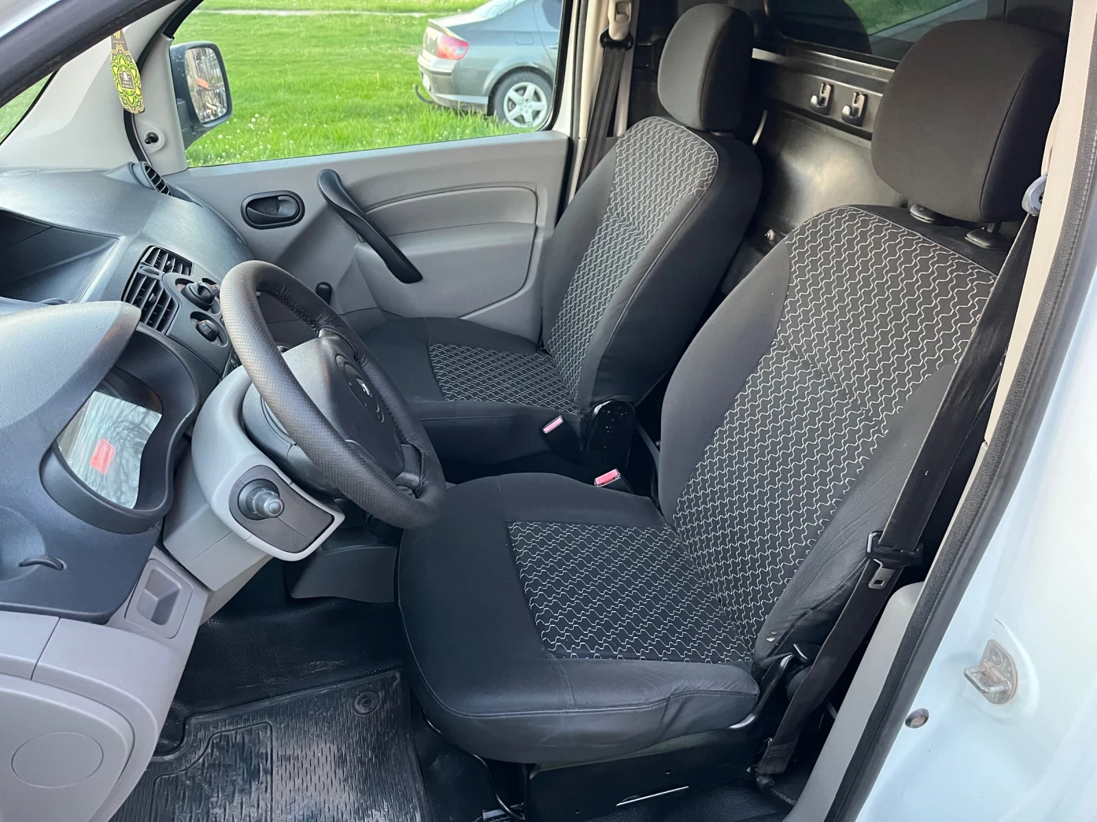 Renault Kangoo 1.5dci, снимка 8 - Автомобили и джипове - 54374567