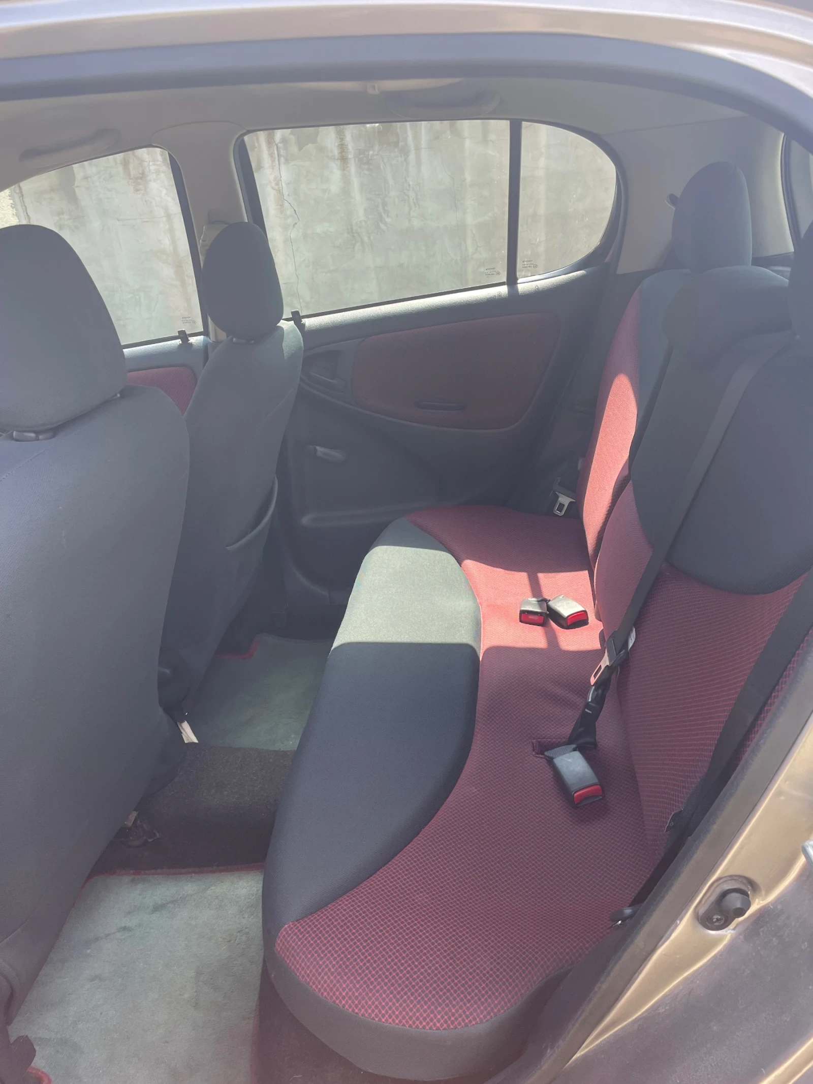 Toyota Yaris 1.4 D-4D, снимка 9 - Автомобили и джипове - 54399677