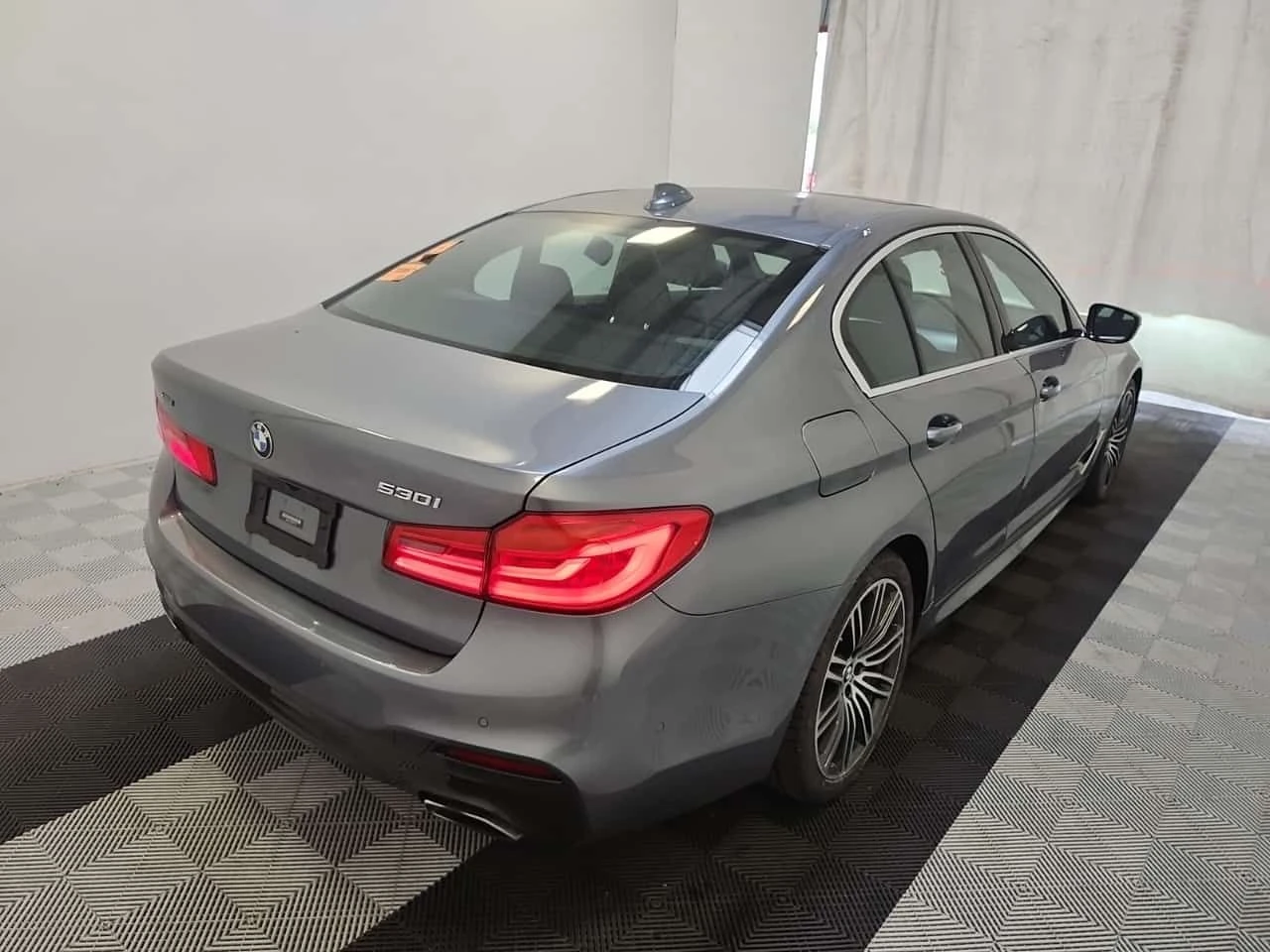 BMW 530 M-Sport xDrive * ��� ��������� * CARFAX * 66k km!  | Mobile.bg � ����������� 3