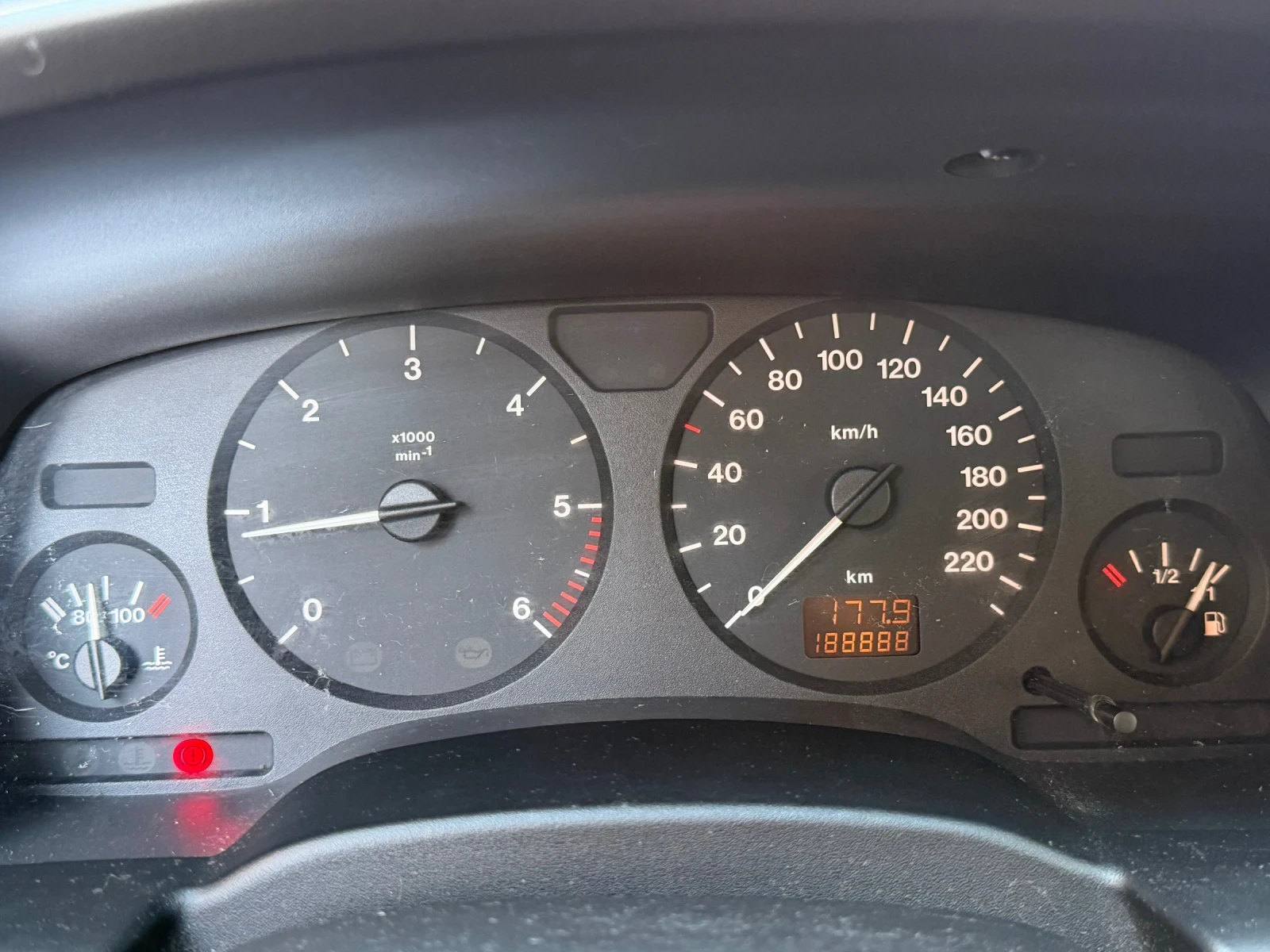 Opel Zafira 2.0 DTI, снимка 12 - Автомобили и джипове - 54839248
